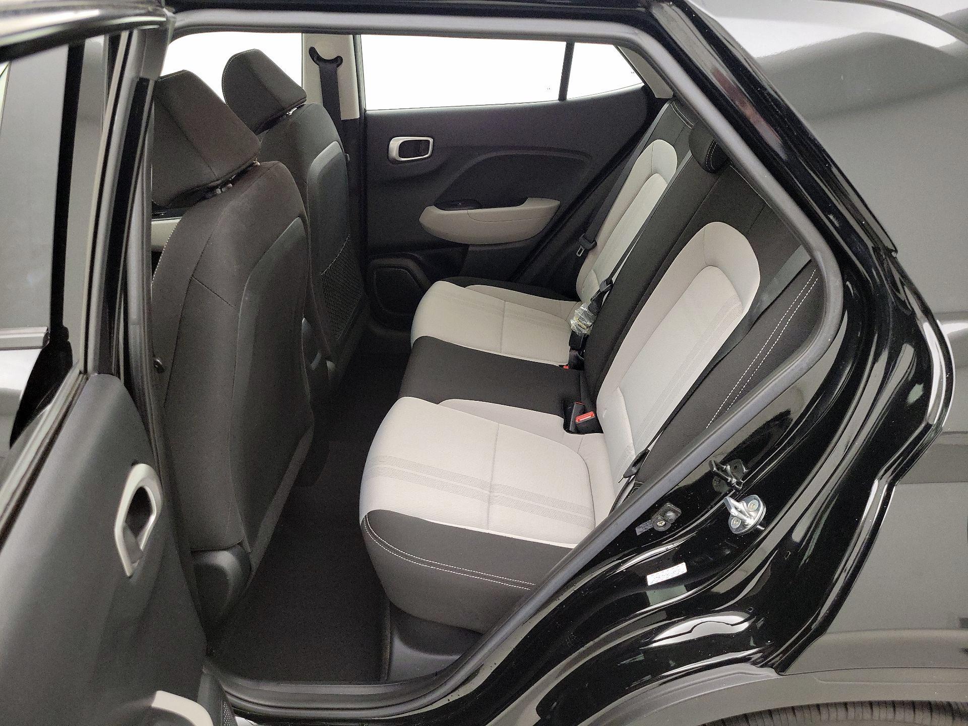 Thumbnail: 2023 Hyundai Venue - 20