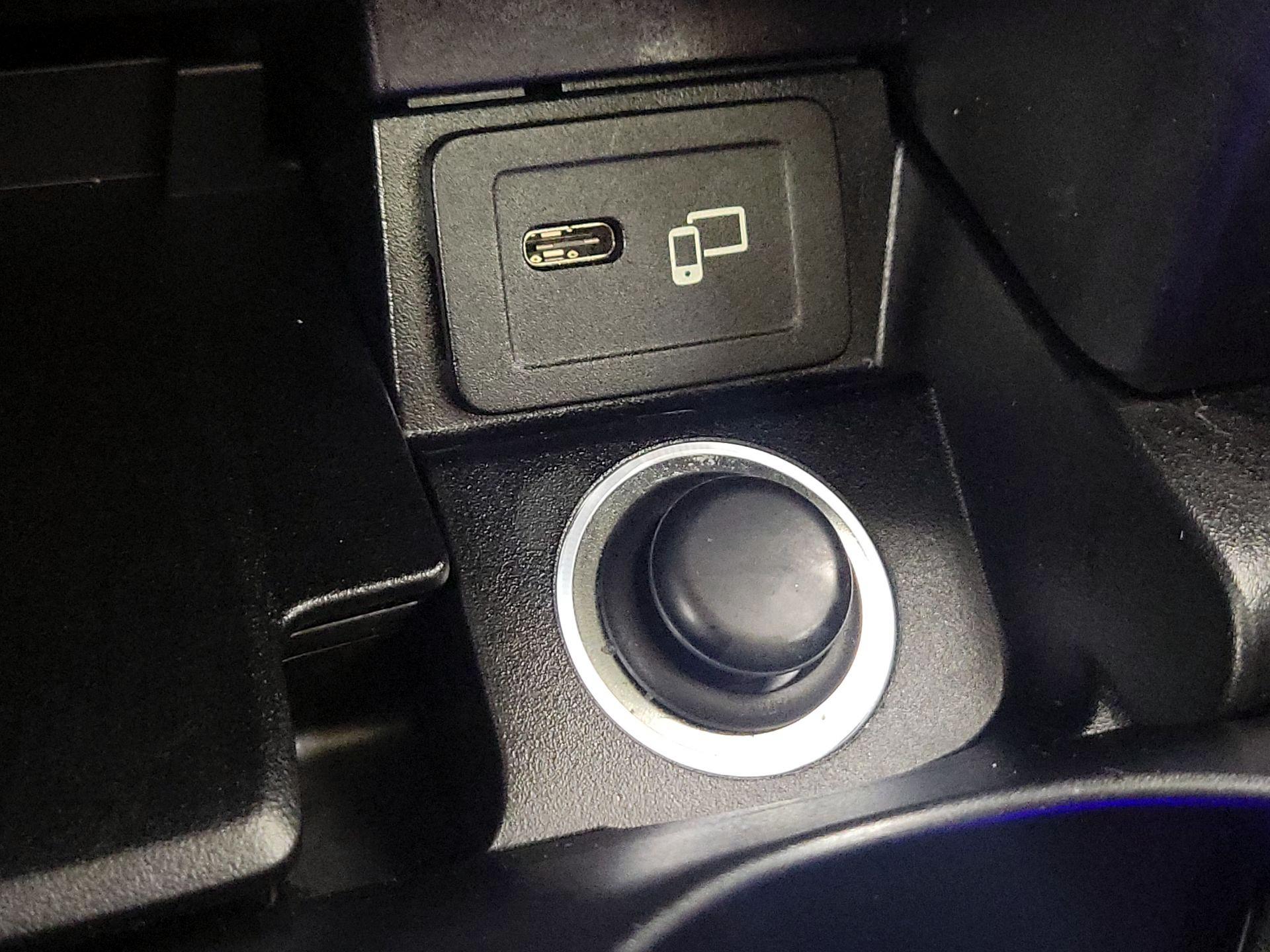 Thumbnail: 2021 Mercedes-Benz E-Class - 18