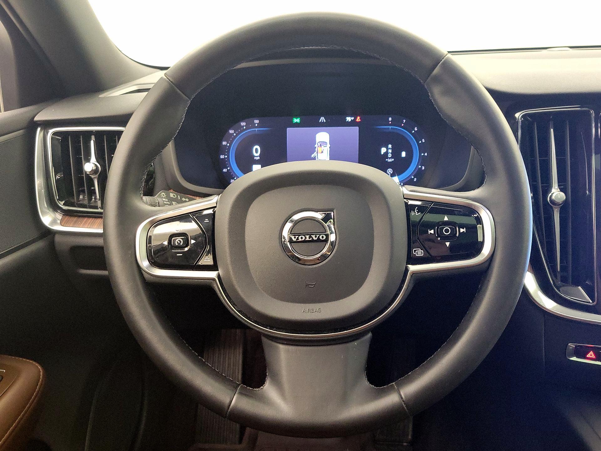 Thumbnail: 2024 Volvo S60 - 10