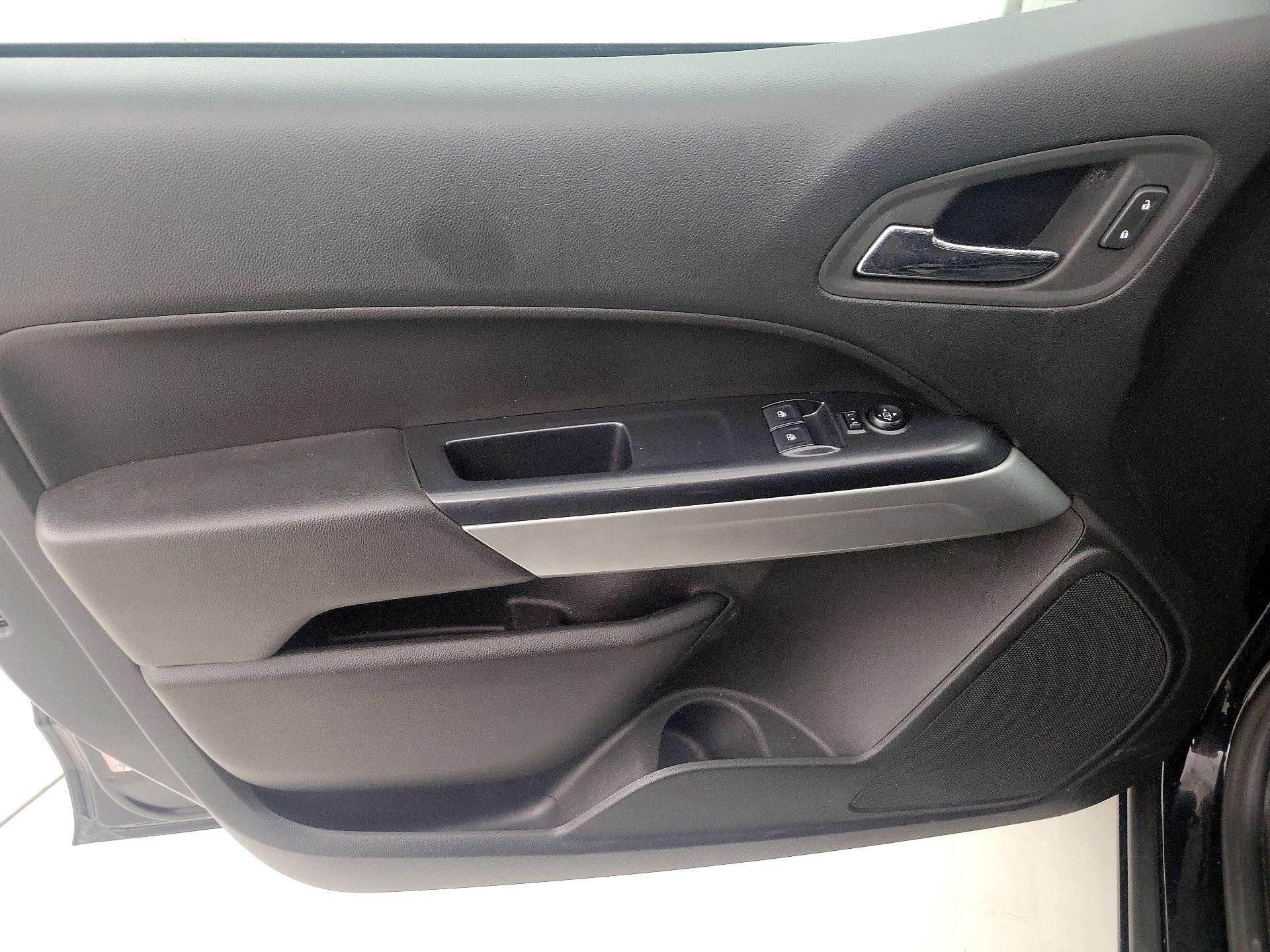 Thumbnail: 2022 Chevrolet Colorado - 12