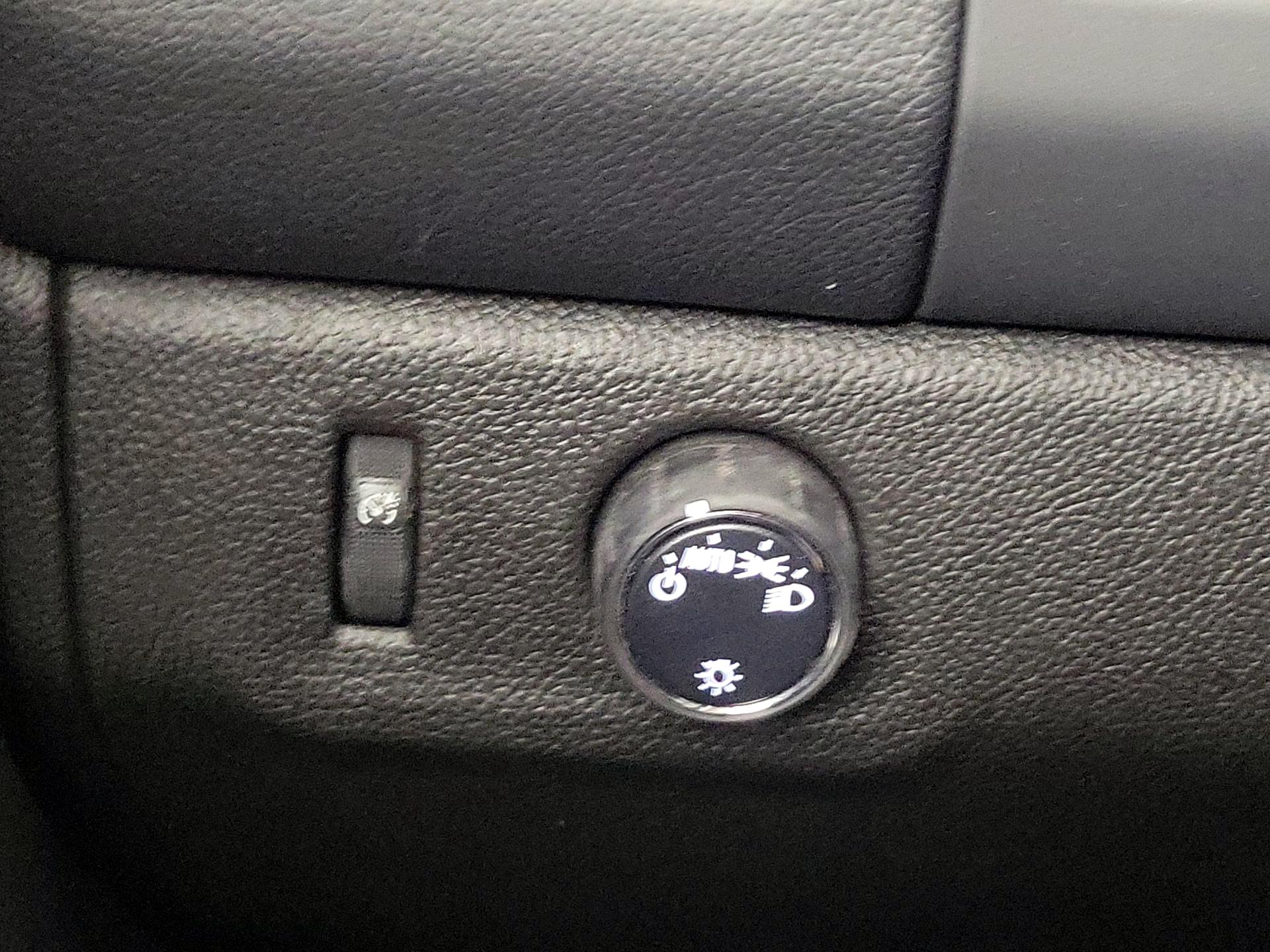 Thumbnail: 2022 Chevrolet Colorado - 13