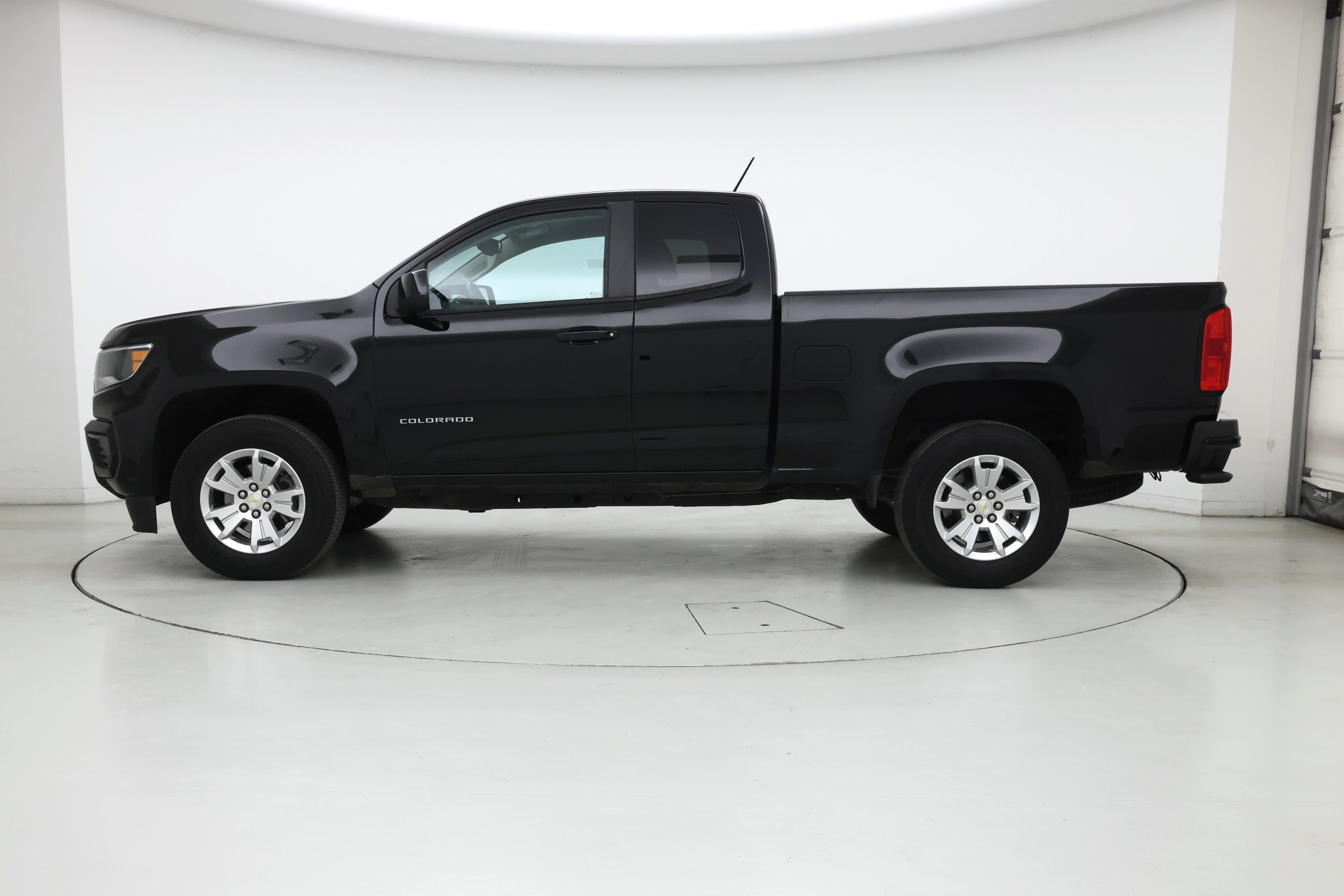 Thumbnail: 2022 Chevrolet Colorado - 3