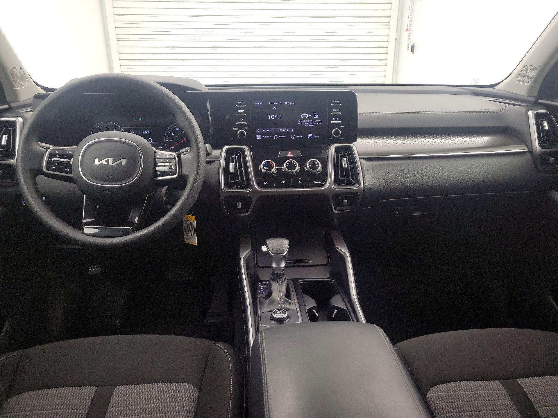 Thumbnail: 2023 Kia Sorento - 9