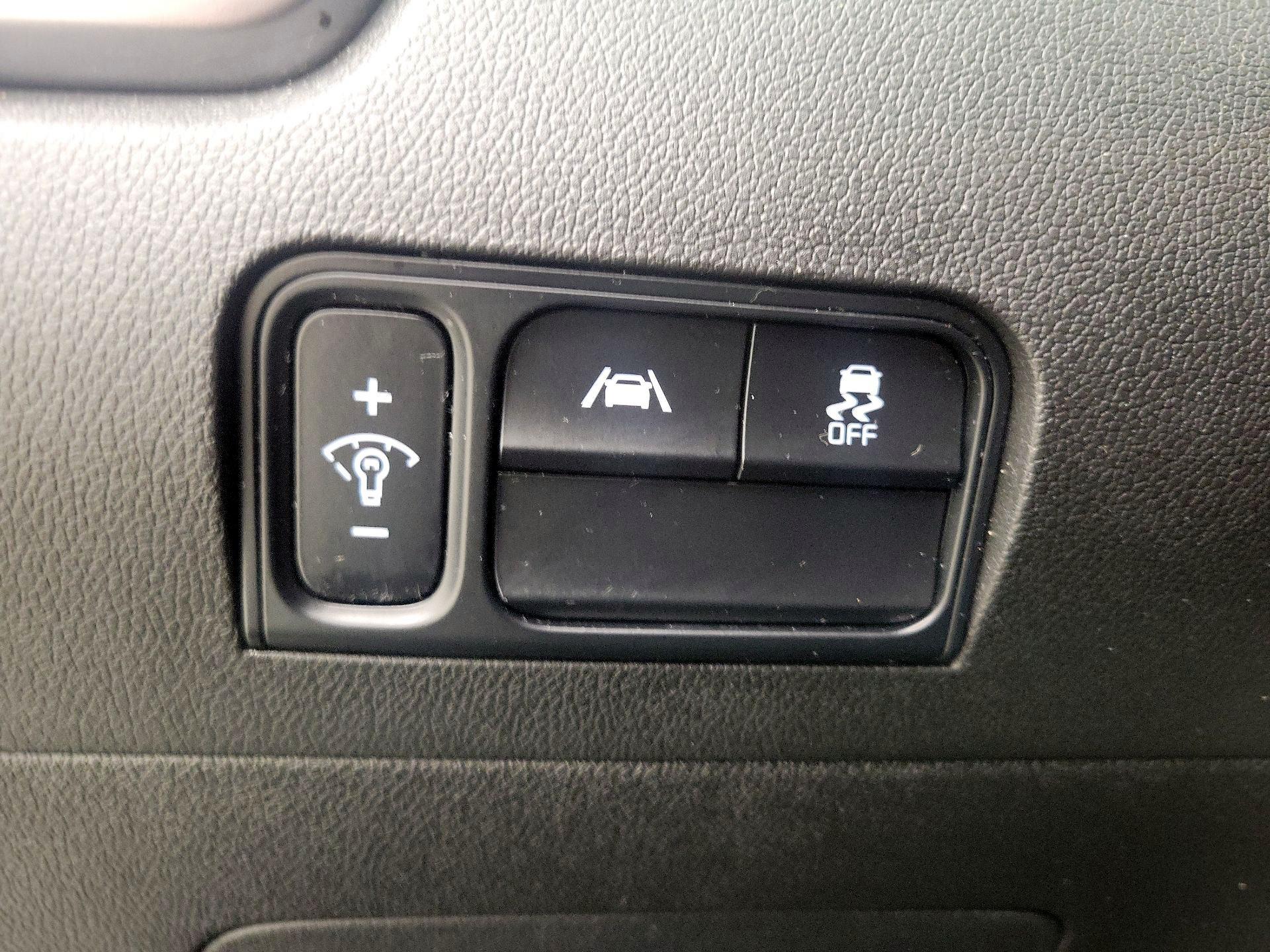 Thumbnail: 2023 Kia Sorento - 13