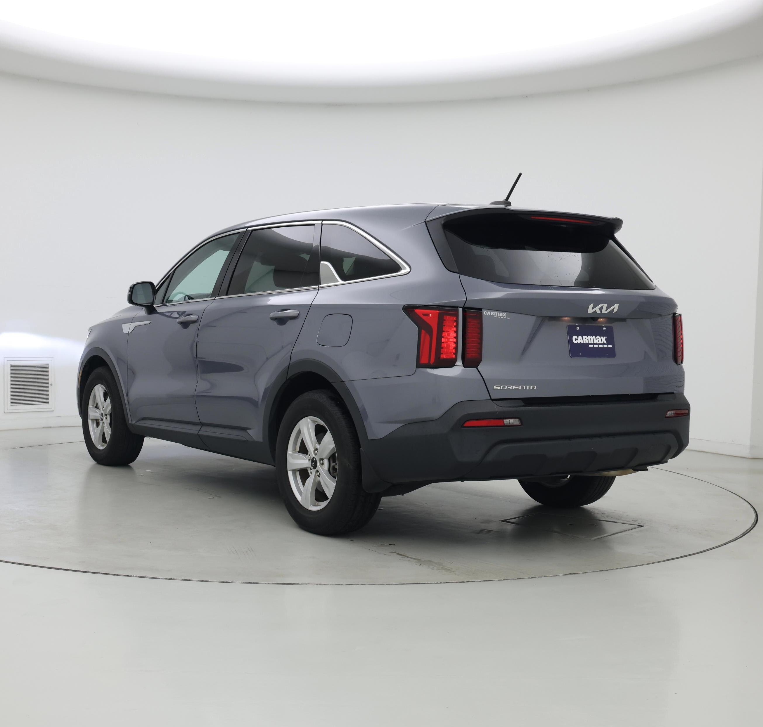 Thumbnail: 2023 Kia Sorento - 2