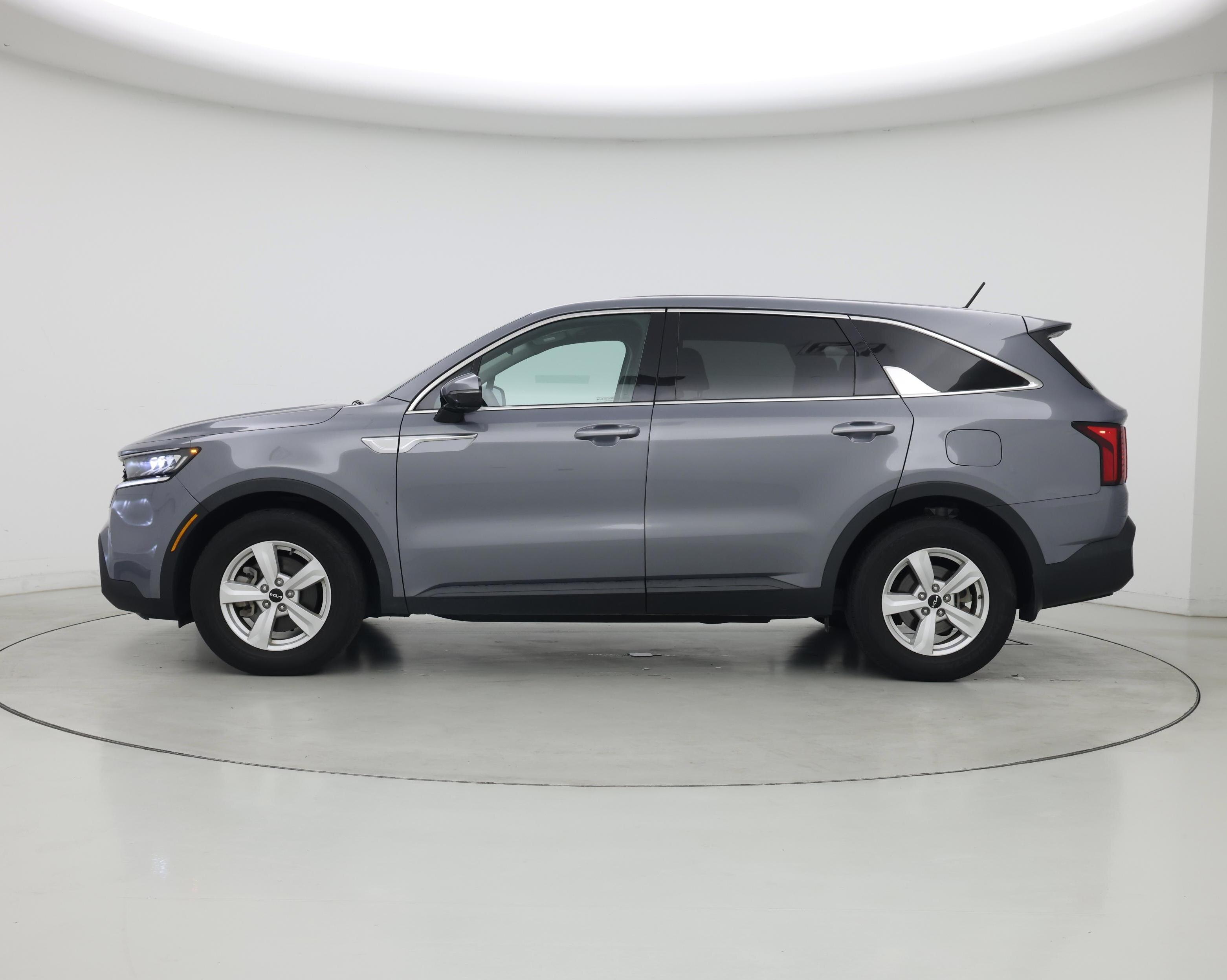 Thumbnail: 2023 Kia Sorento - 3