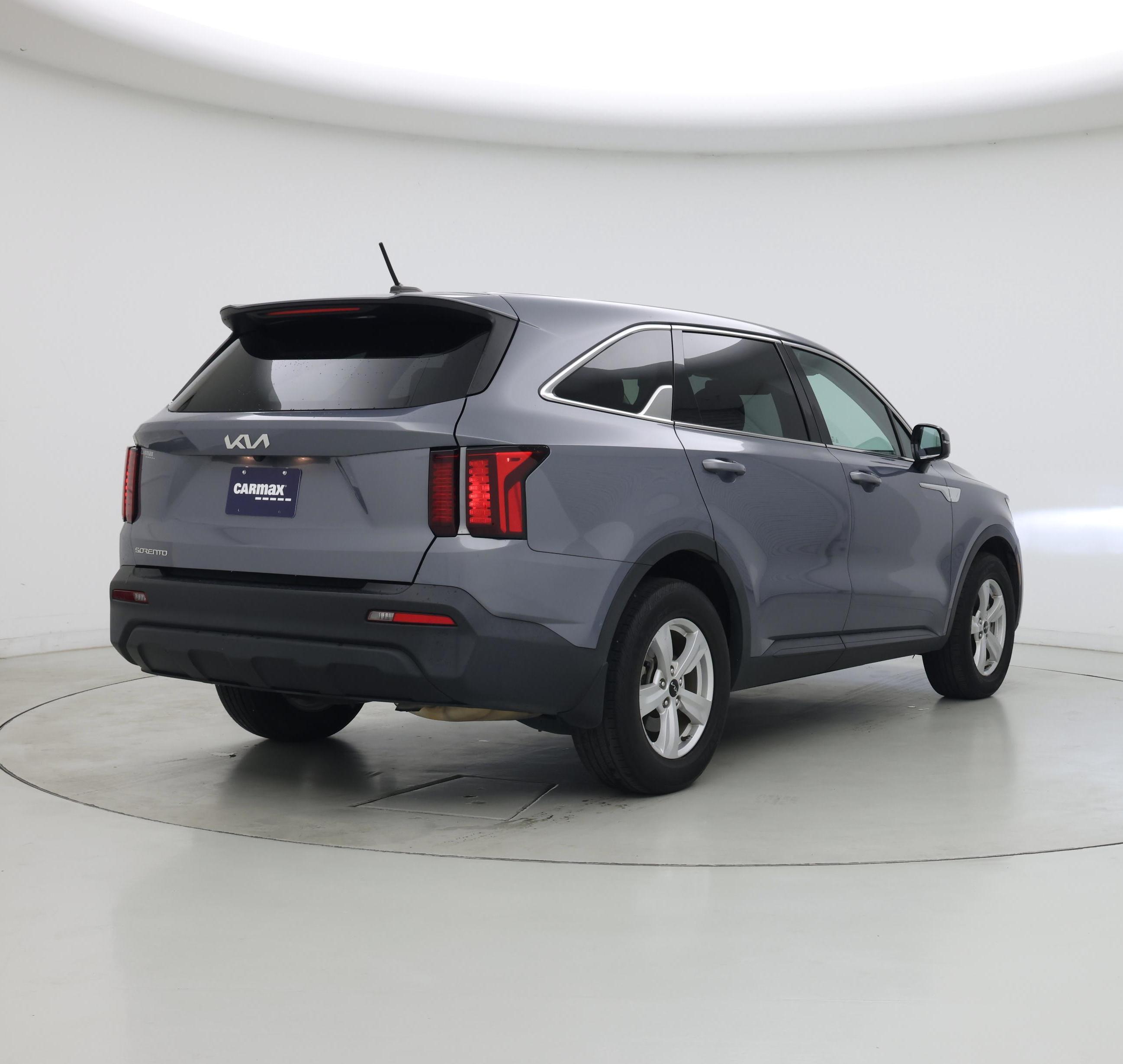 Thumbnail: 2023 Kia Sorento - 8