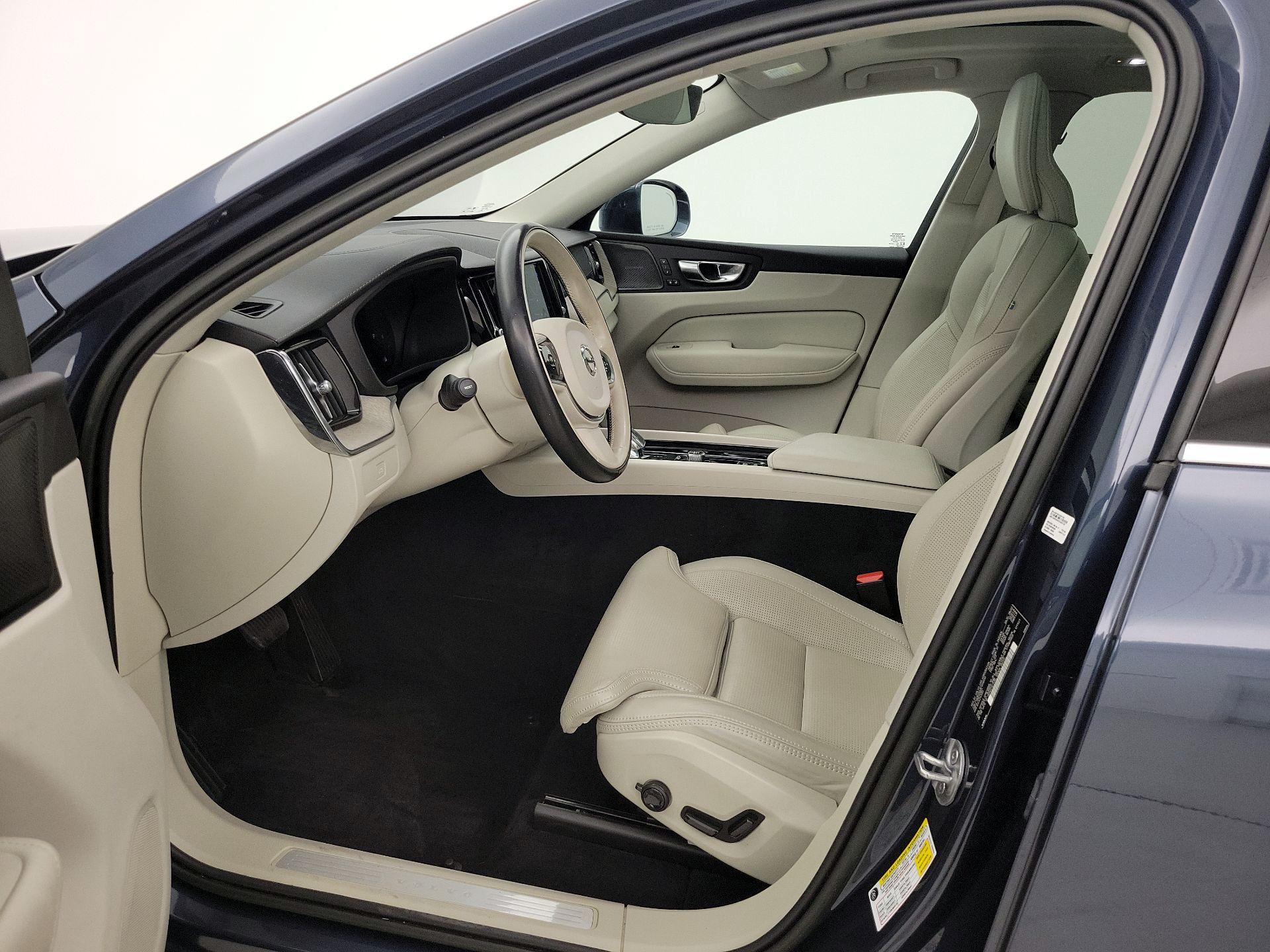 Thumbnail: 2023 Volvo XC60 - 11