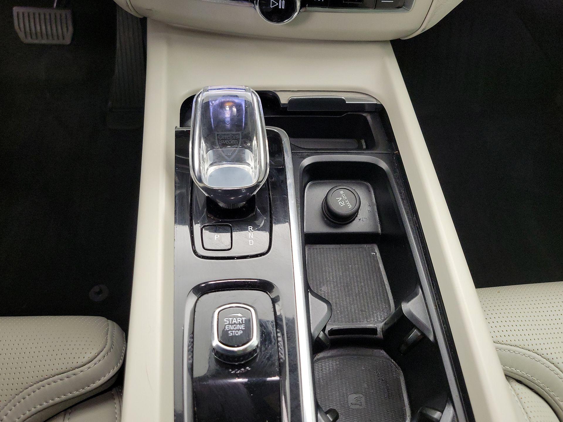 Thumbnail: 2023 Volvo XC60 - 18