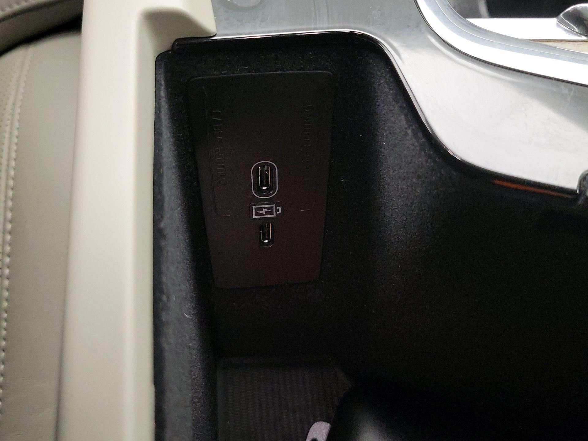 Thumbnail: 2023 Volvo XC60 - 19