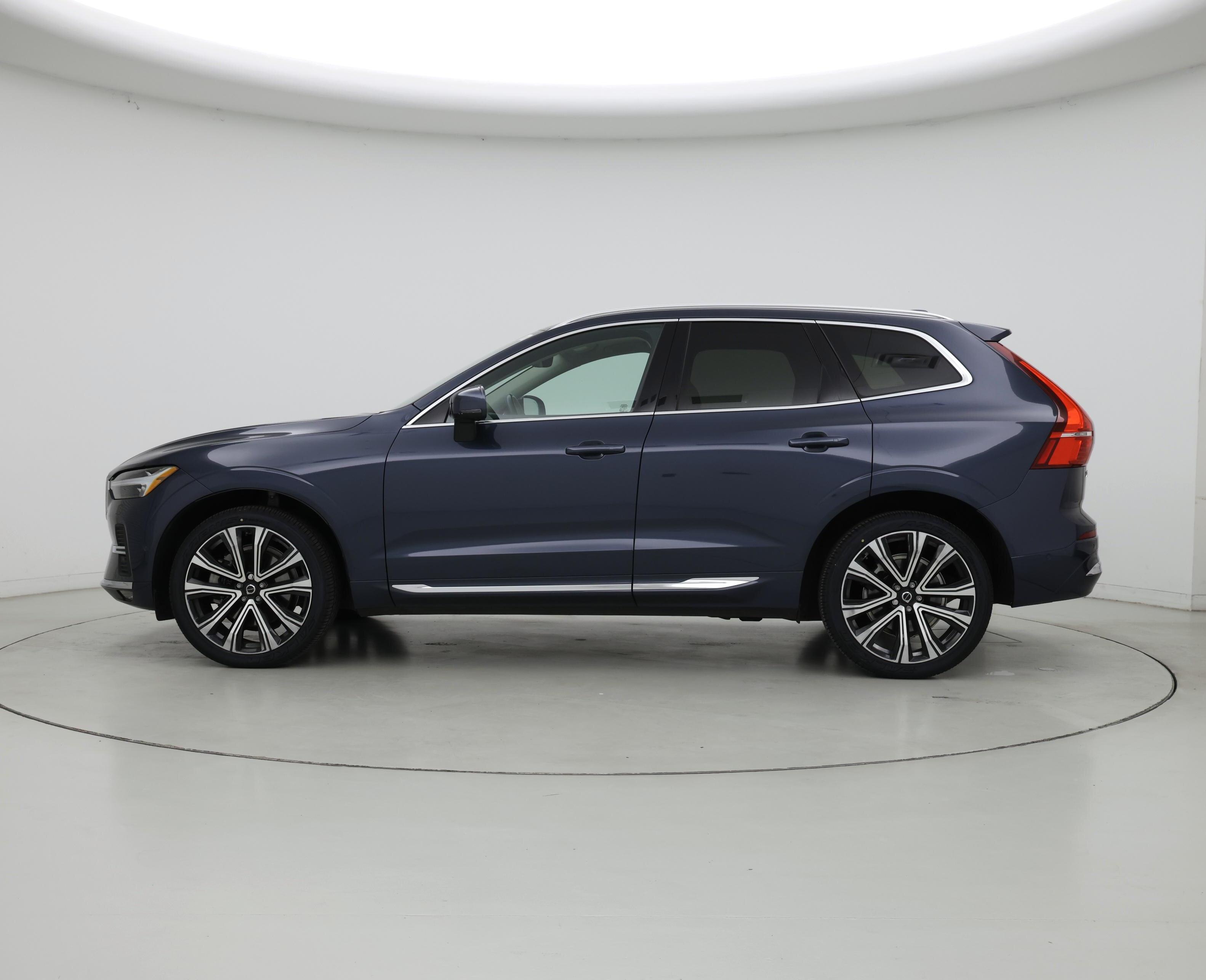 Thumbnail: 2023 Volvo XC60 - 3