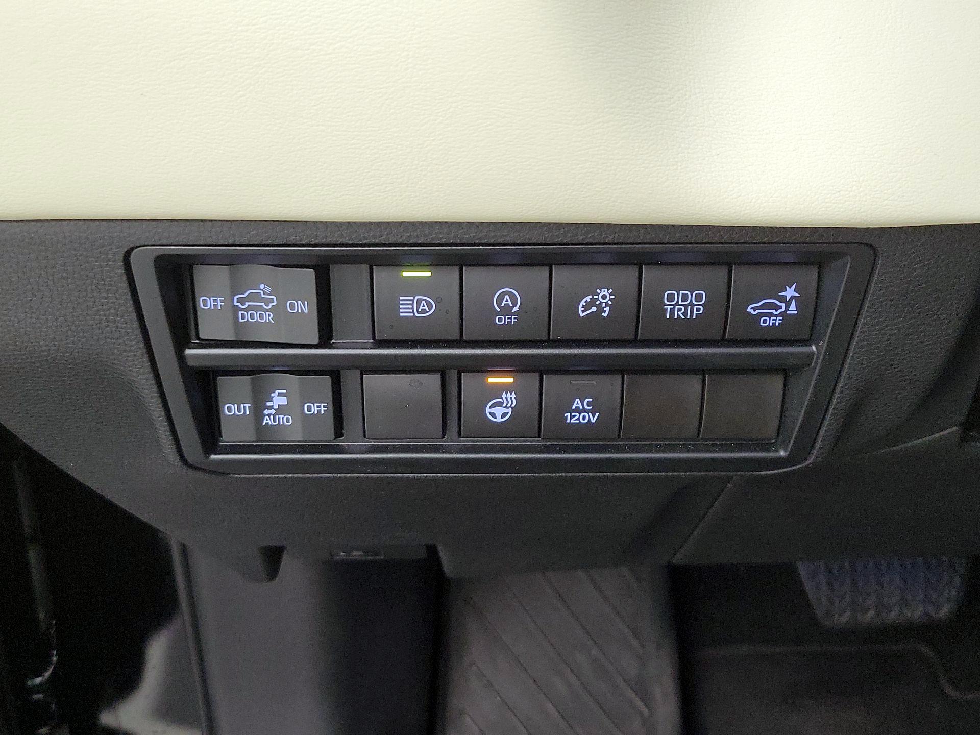 Thumbnail: 2023 Toyota Tundra - 13