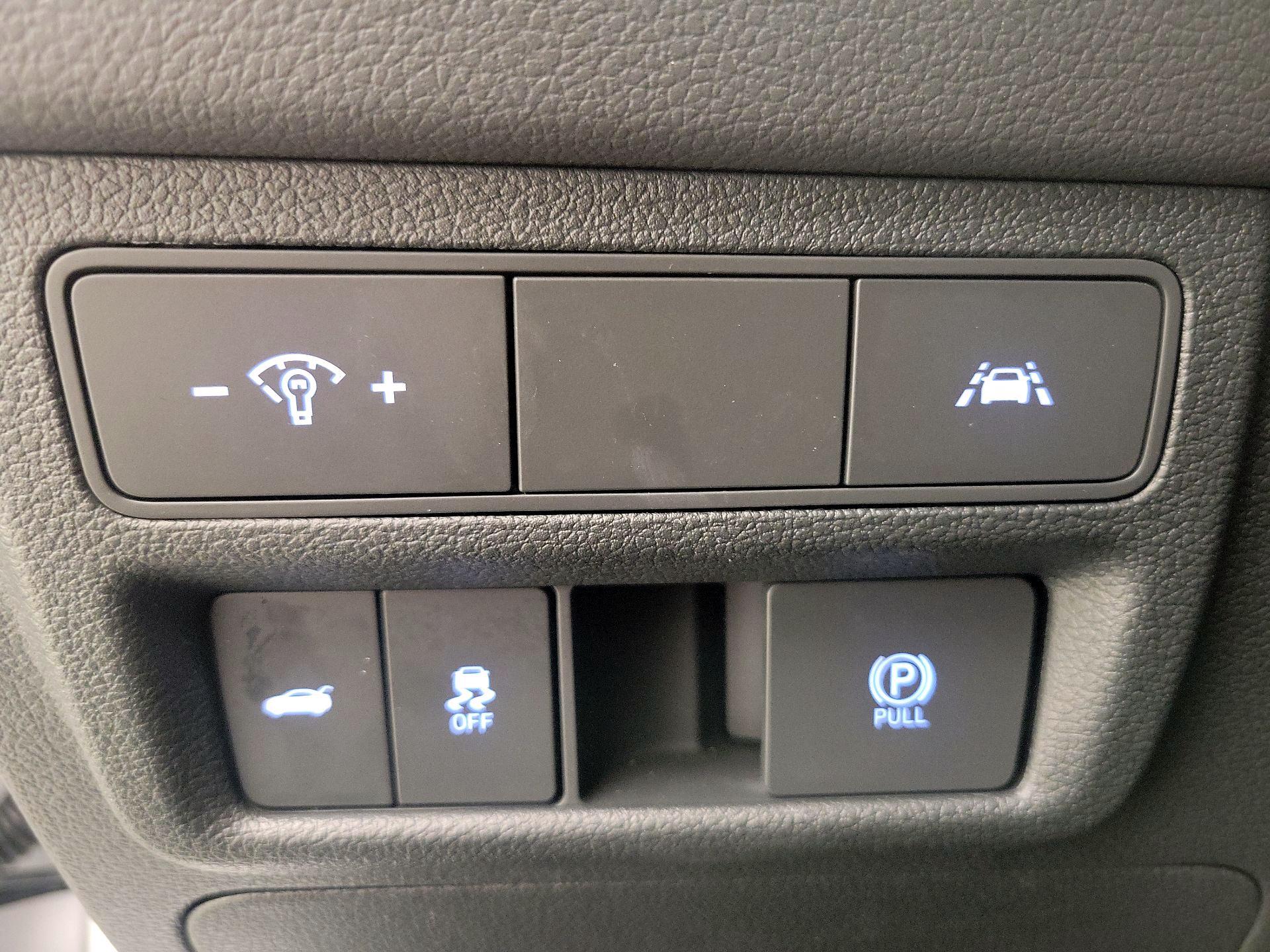 Thumbnail: 2023 Hyundai Sonata - 13