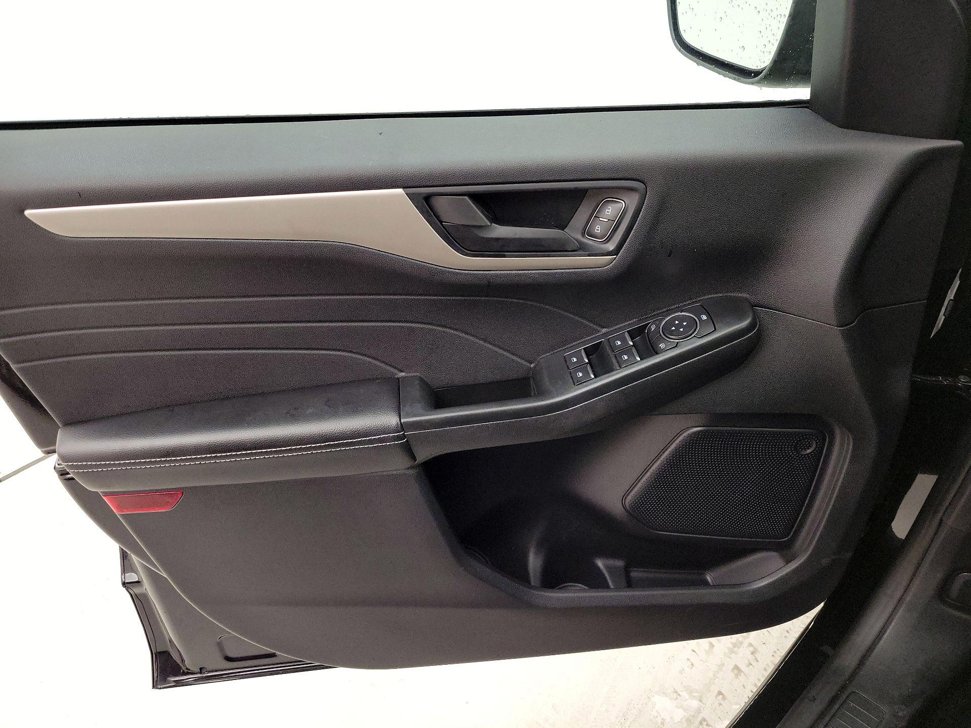 Thumbnail: 2022 Ford Escape - 12