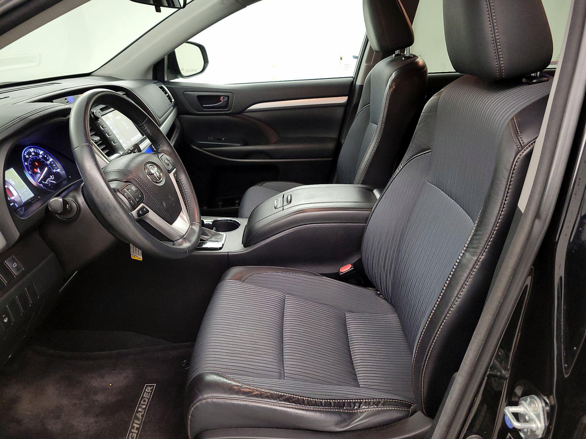 Thumbnail: 2016 Toyota Highlander - 11