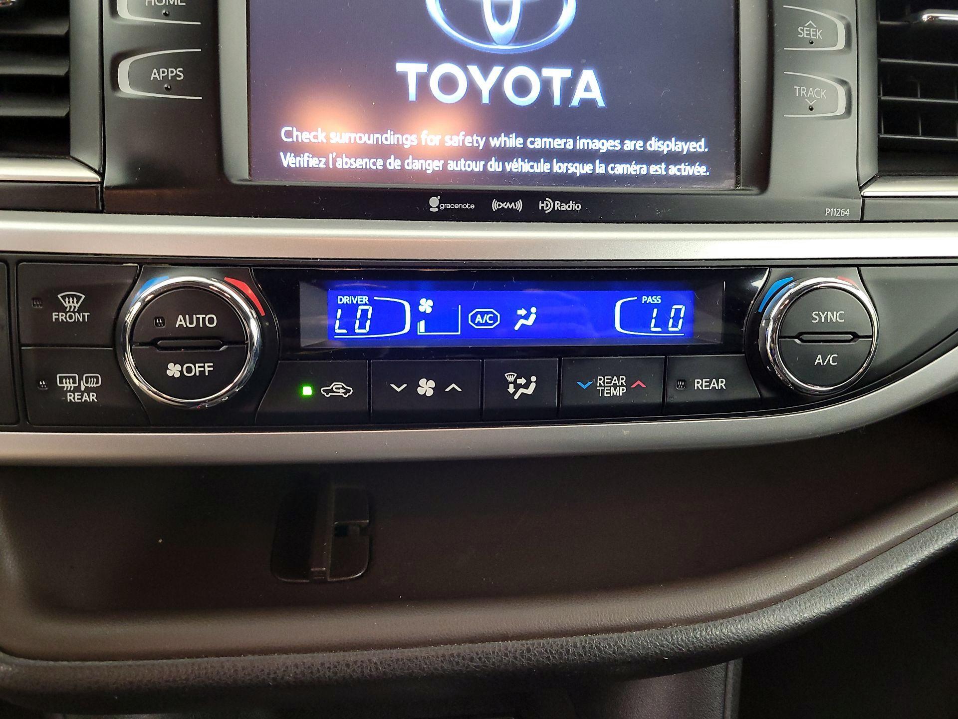 Thumbnail: 2016 Toyota Highlander - 16