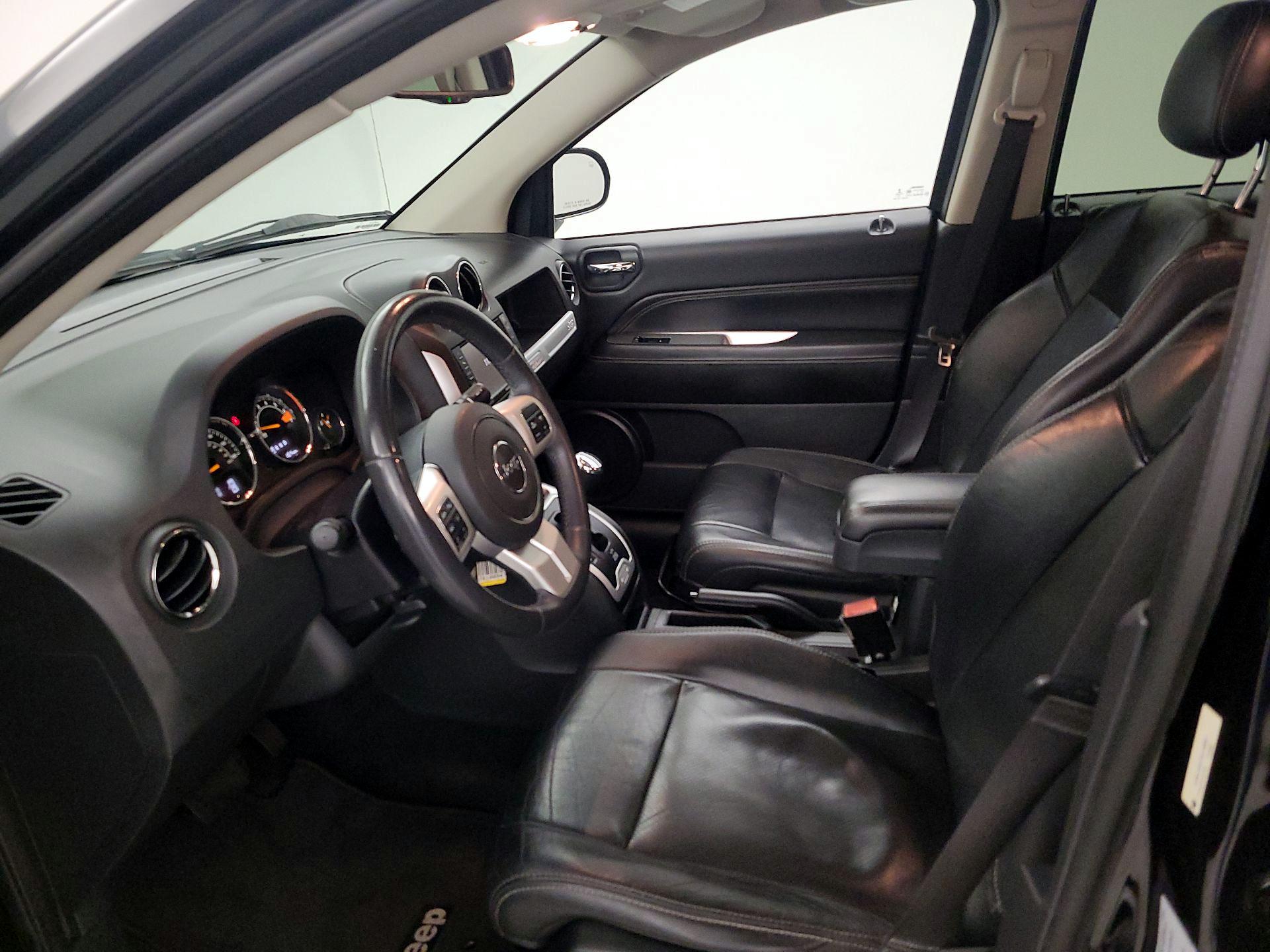 Thumbnail: 2015 Jeep Compass - 11