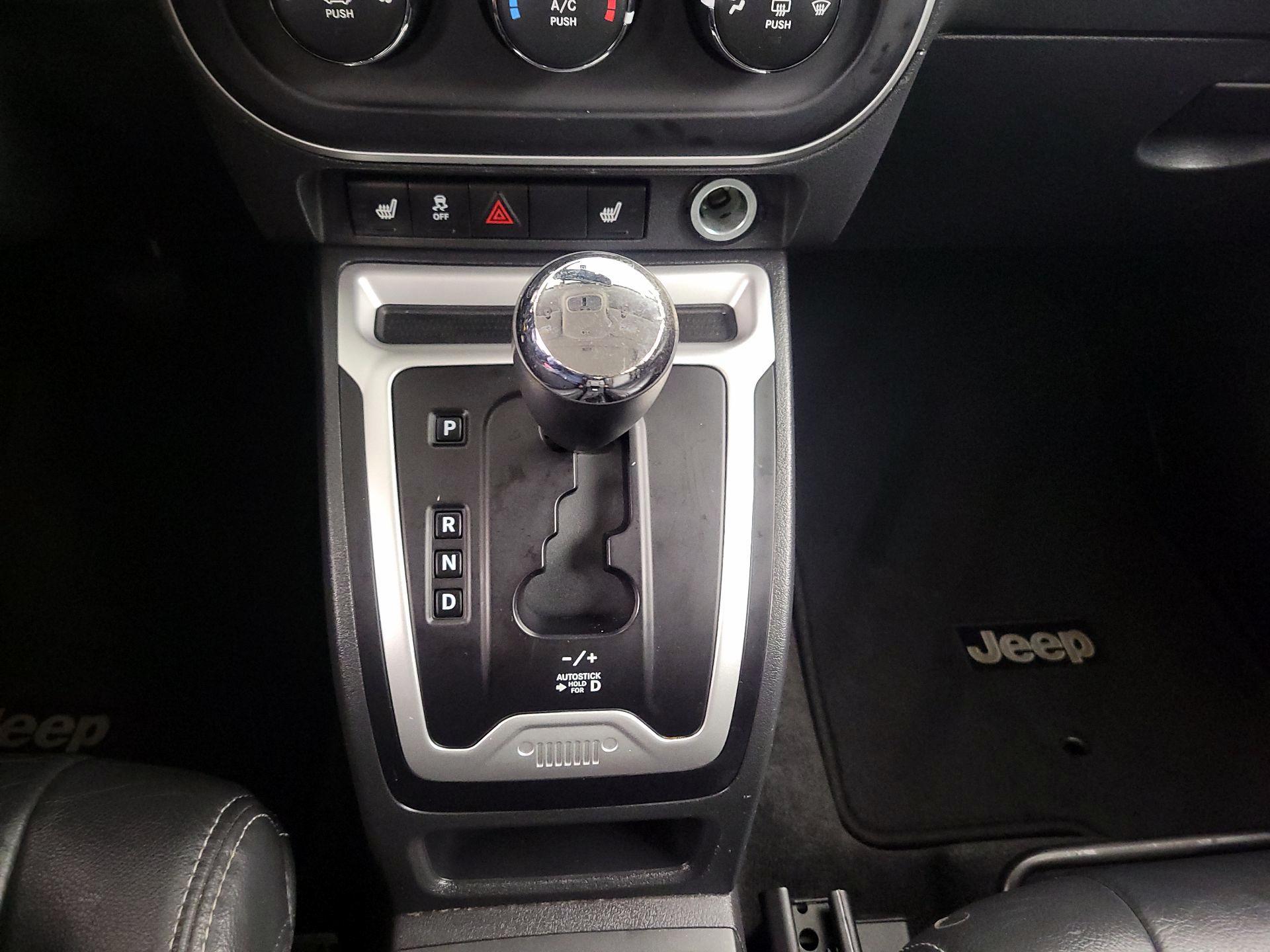 Thumbnail: 2015 Jeep Compass - 16