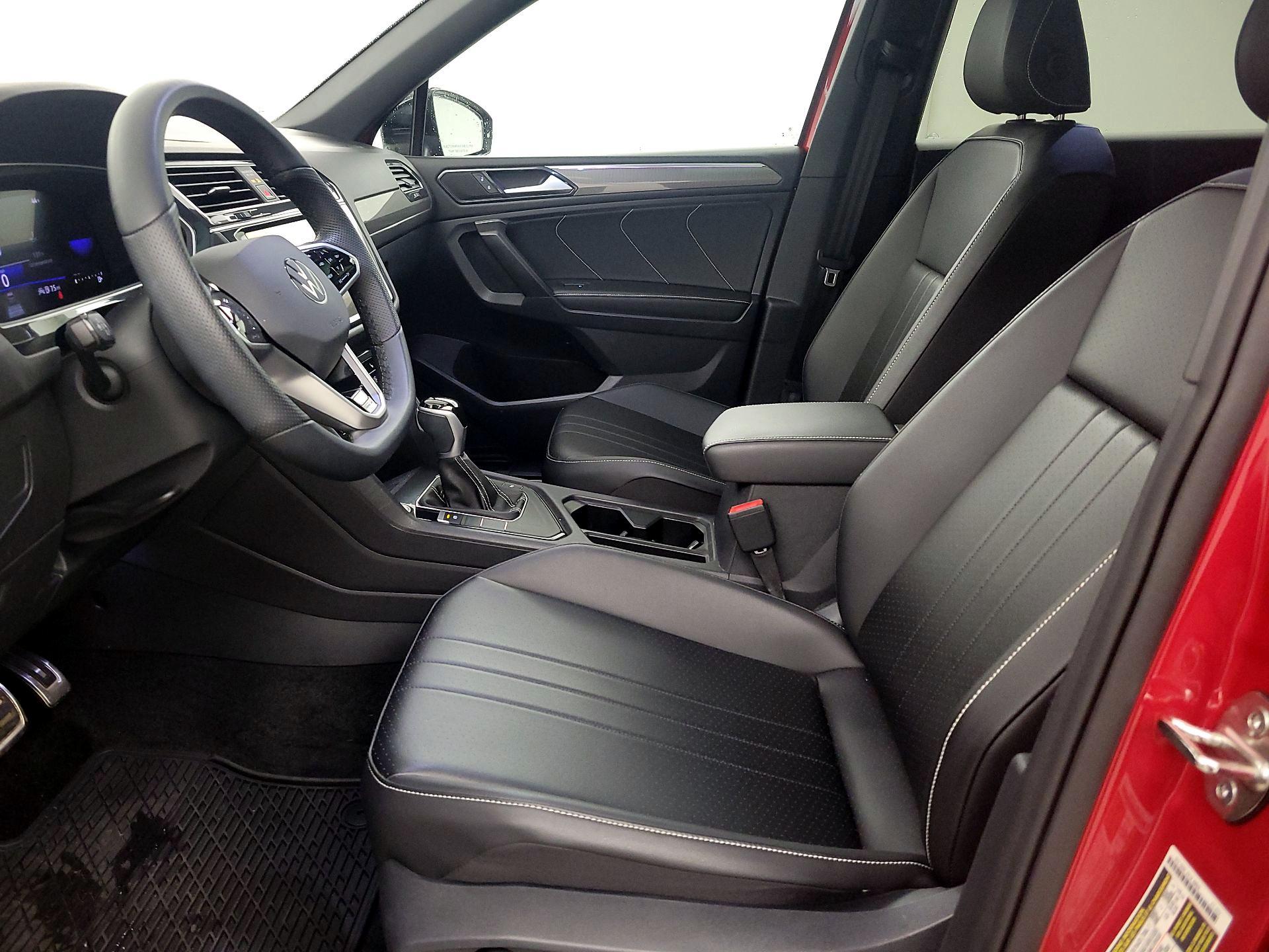 Thumbnail: 2024 Volkswagen Tiguan - 11