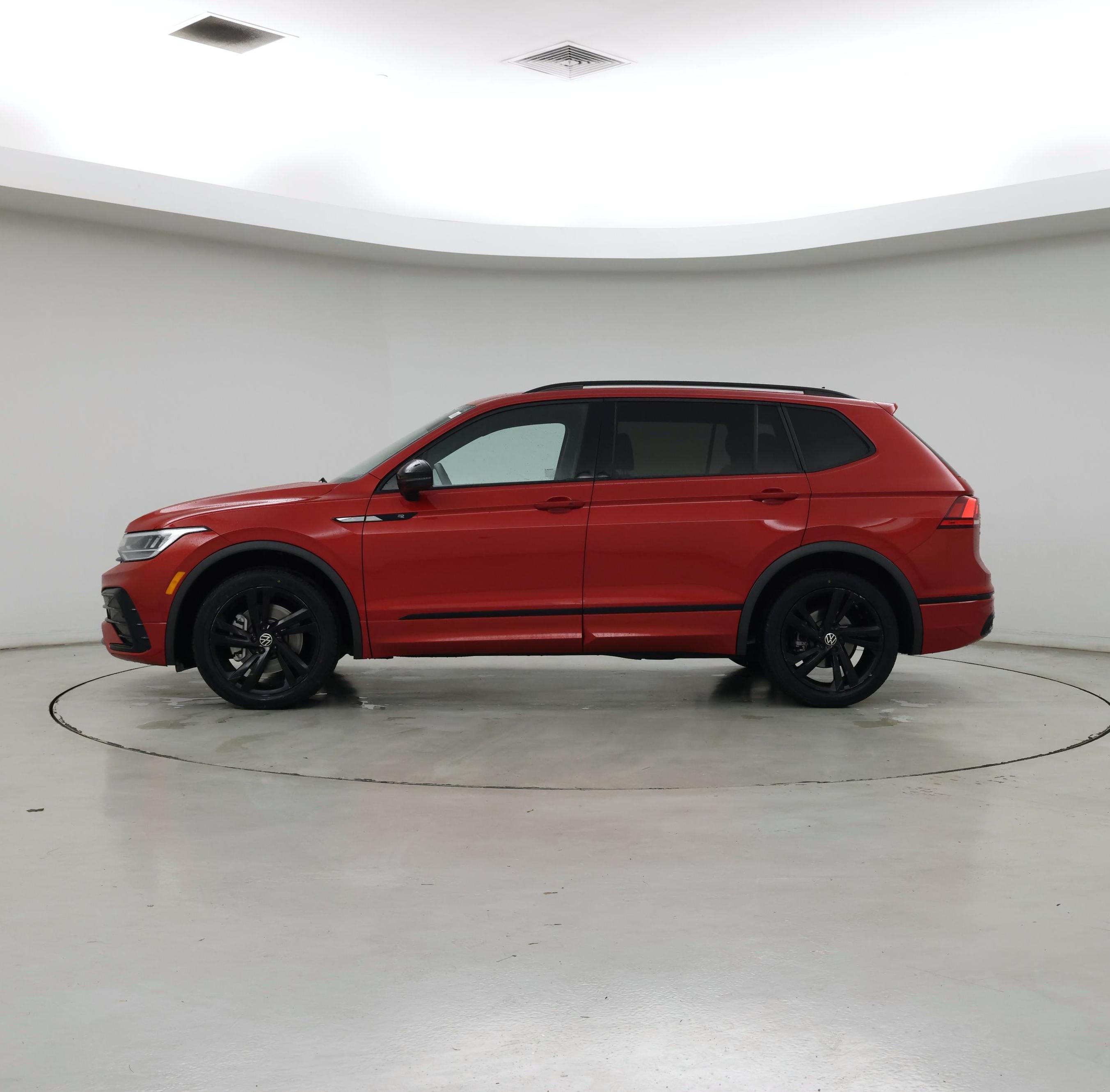 Thumbnail: 2024 Volkswagen Tiguan - 3