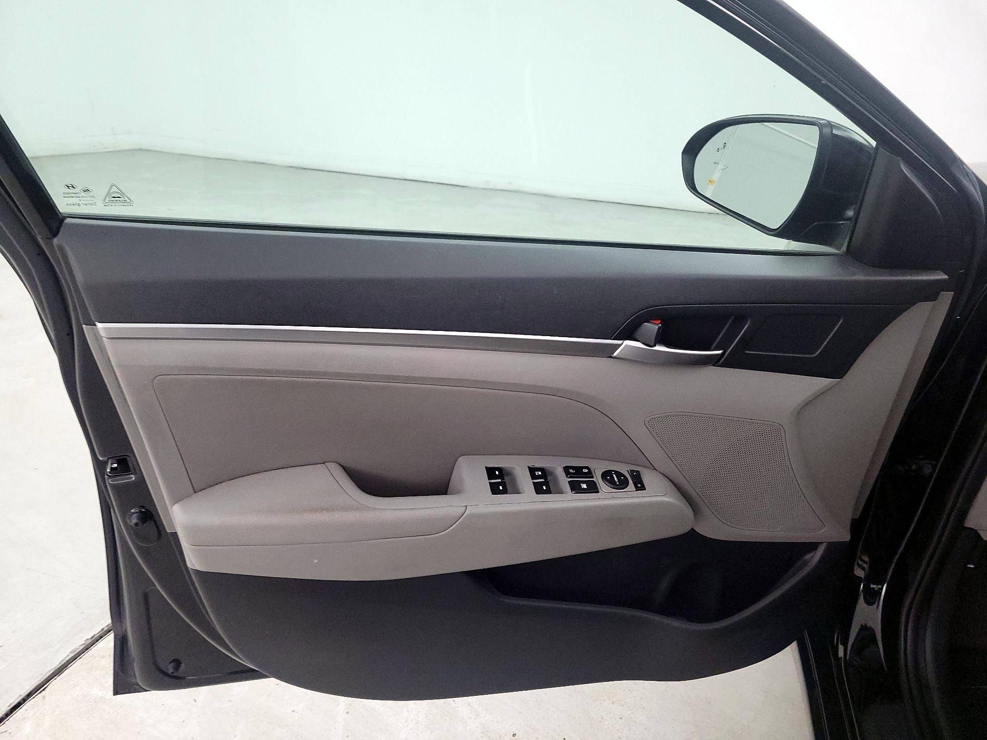 Thumbnail: 2019 Hyundai Elantra - 12