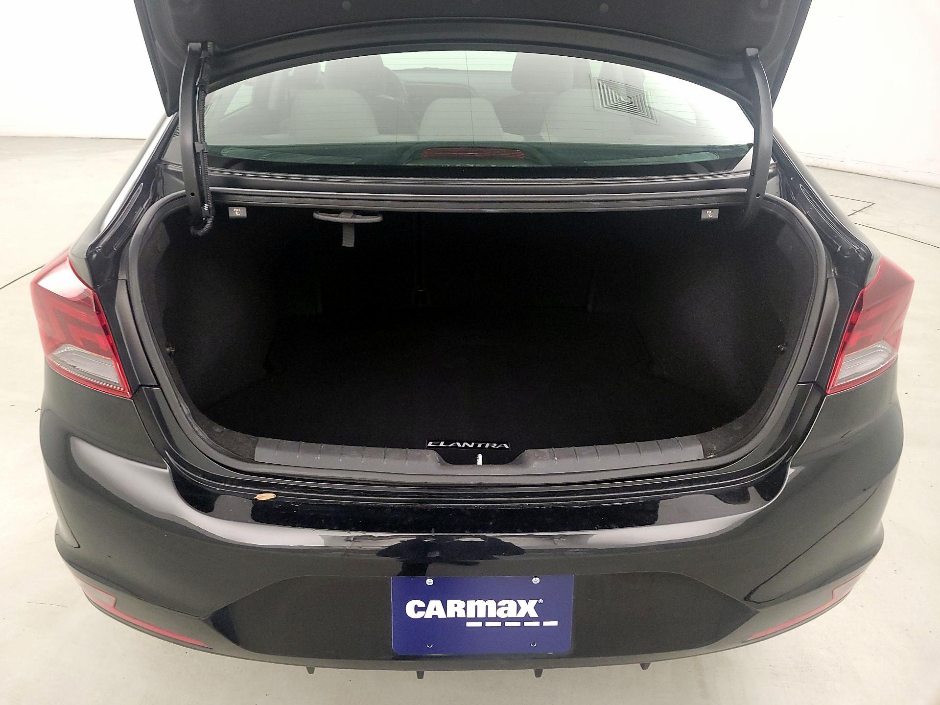 Thumbnail: 2019 Hyundai Elantra - 20