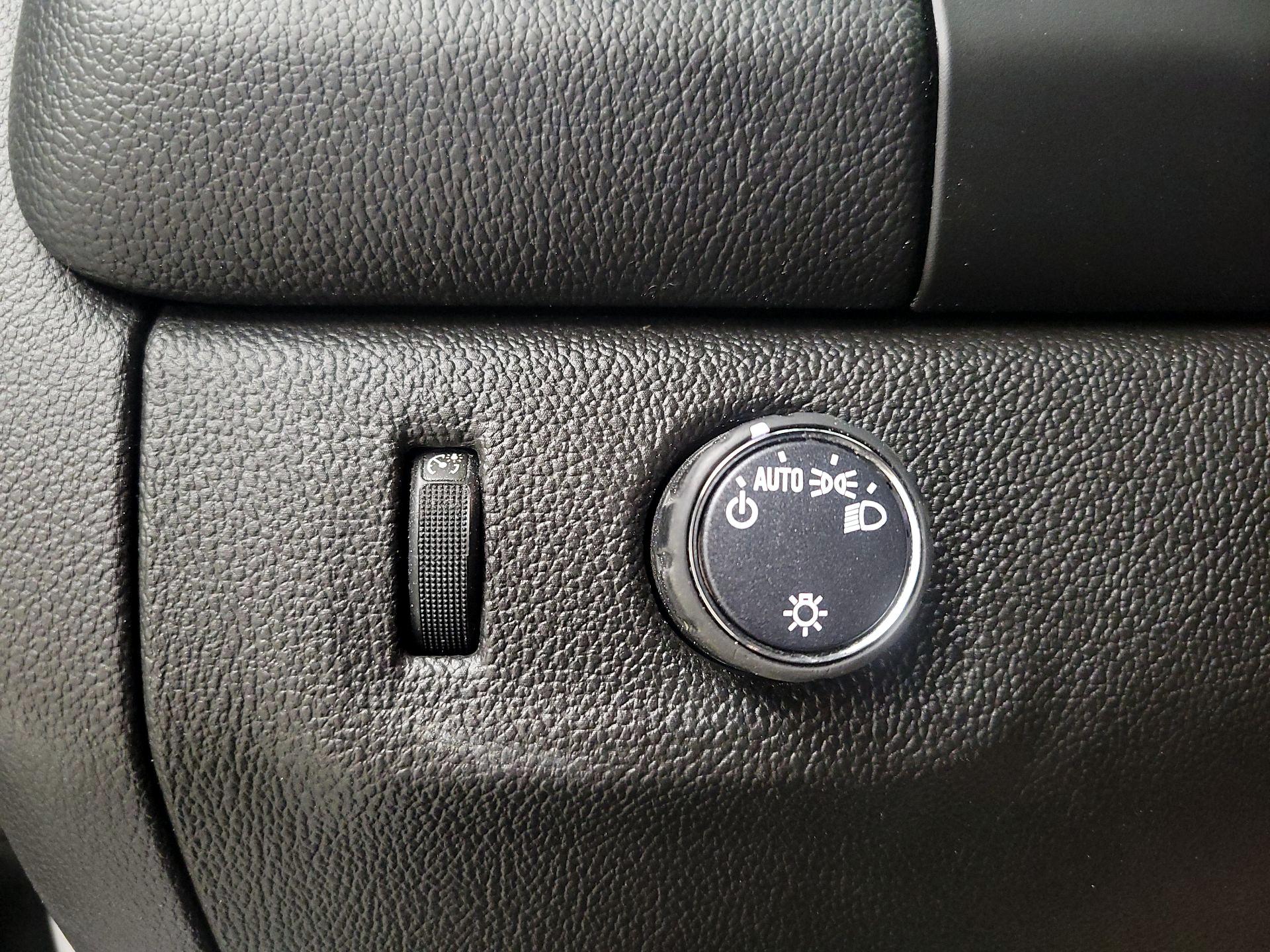 Thumbnail: 2021 Chevrolet Colorado - 13