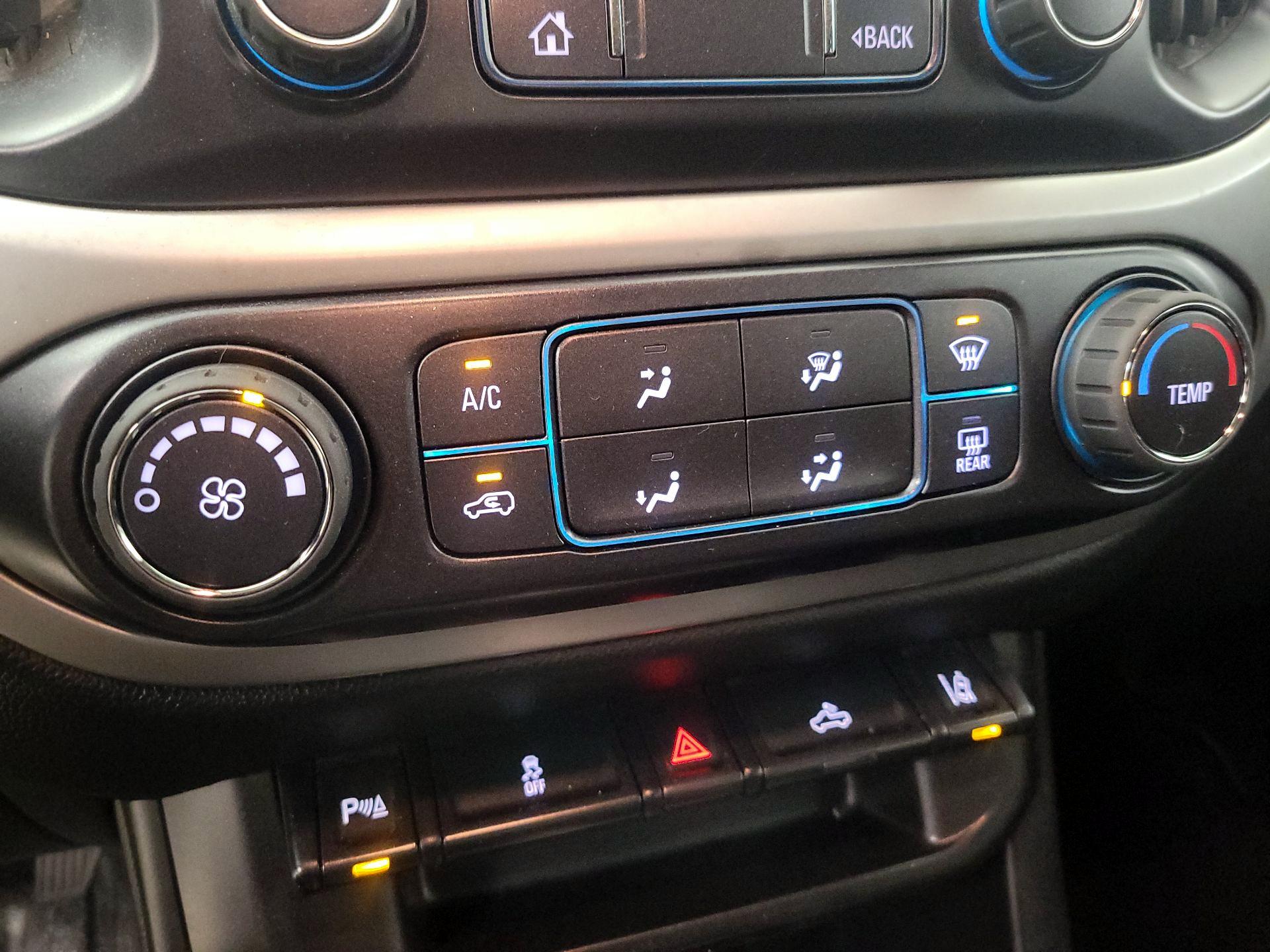 Thumbnail: 2021 Chevrolet Colorado - 16