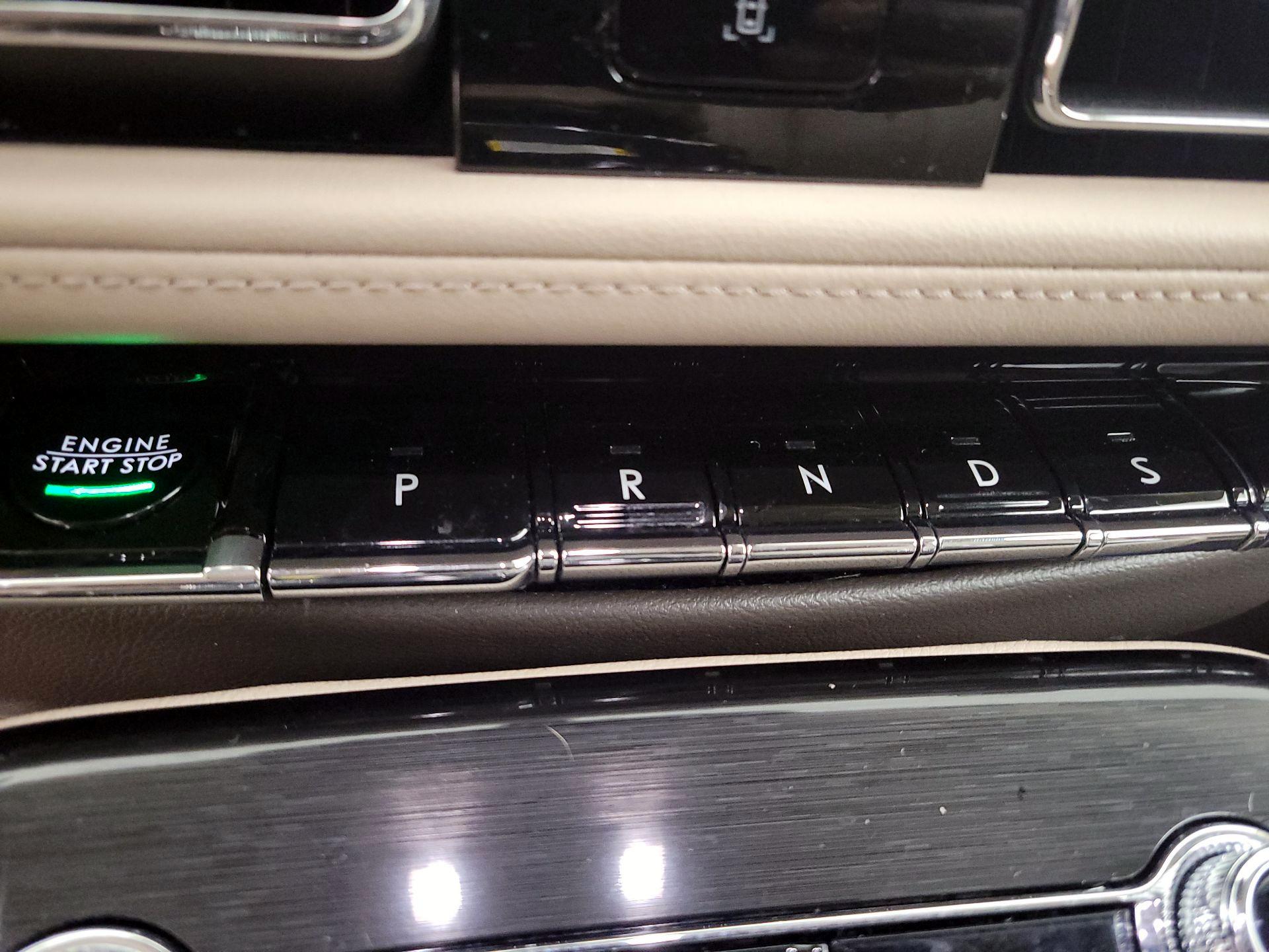 Thumbnail: 2021 Lincoln Nautilus - 18