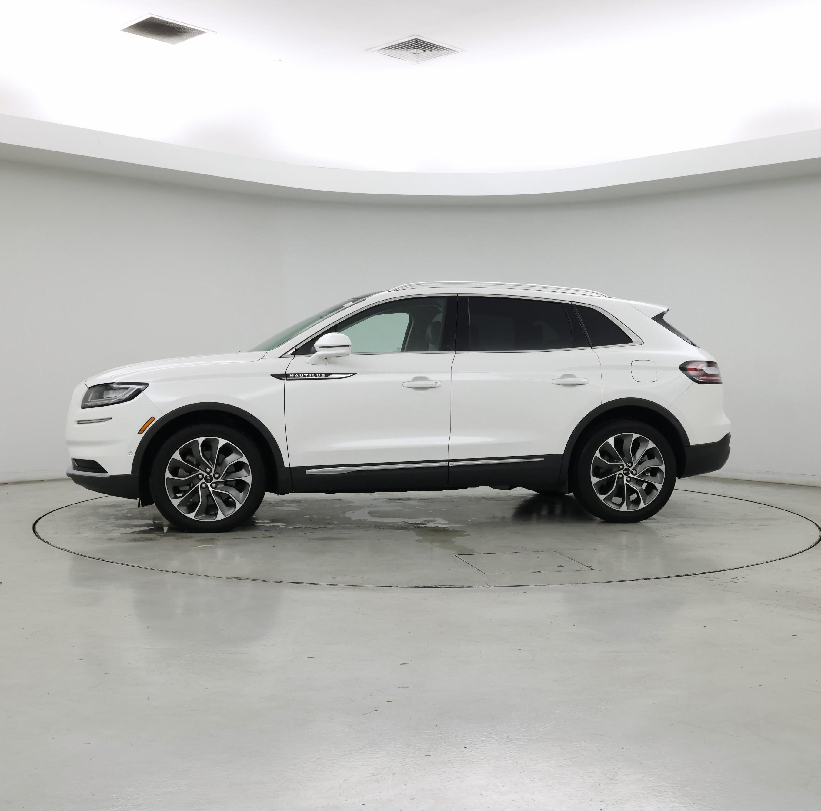 Thumbnail: 2021 Lincoln Nautilus - 3