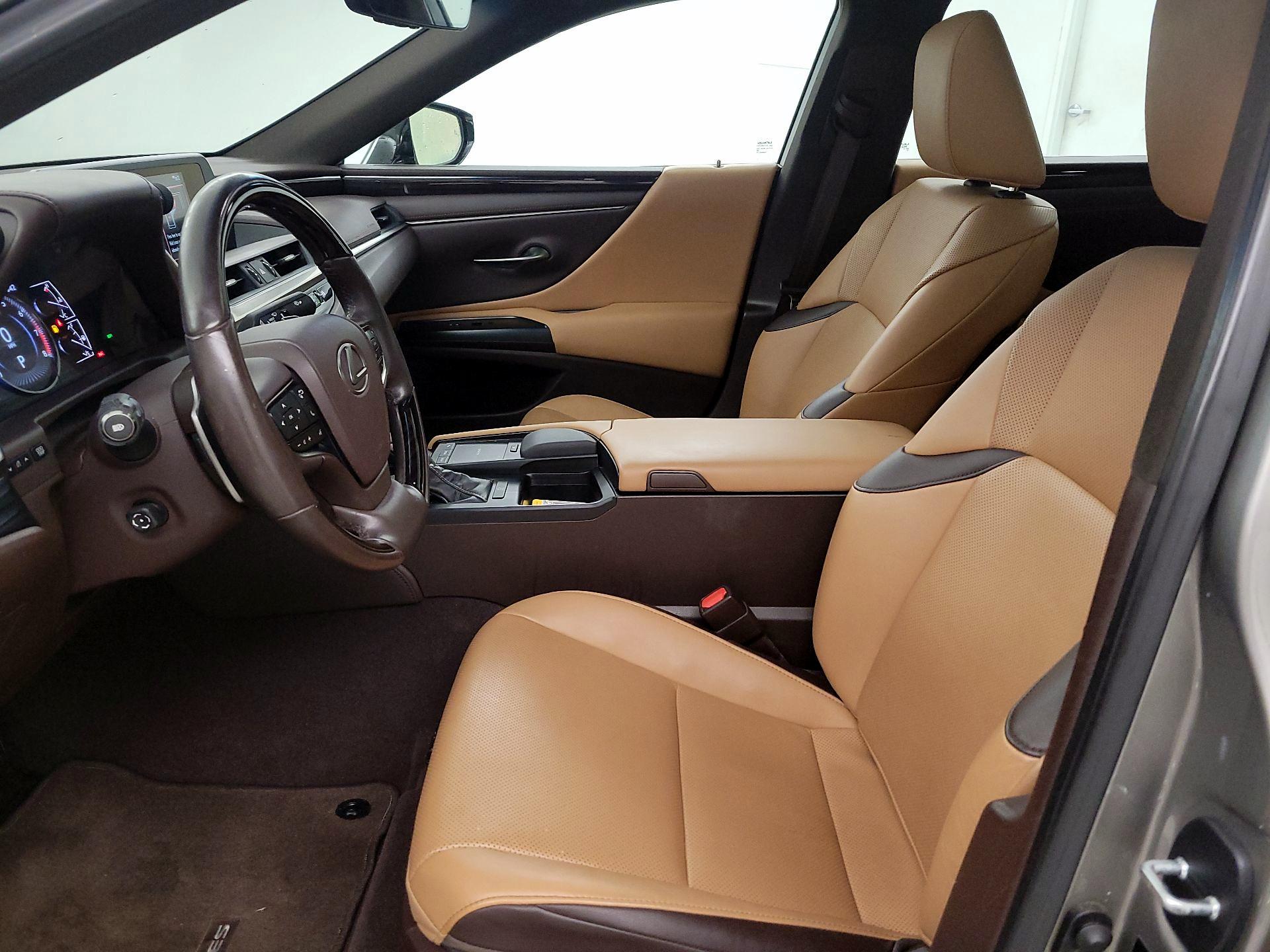 Thumbnail: 2020 Lexus ES - 11