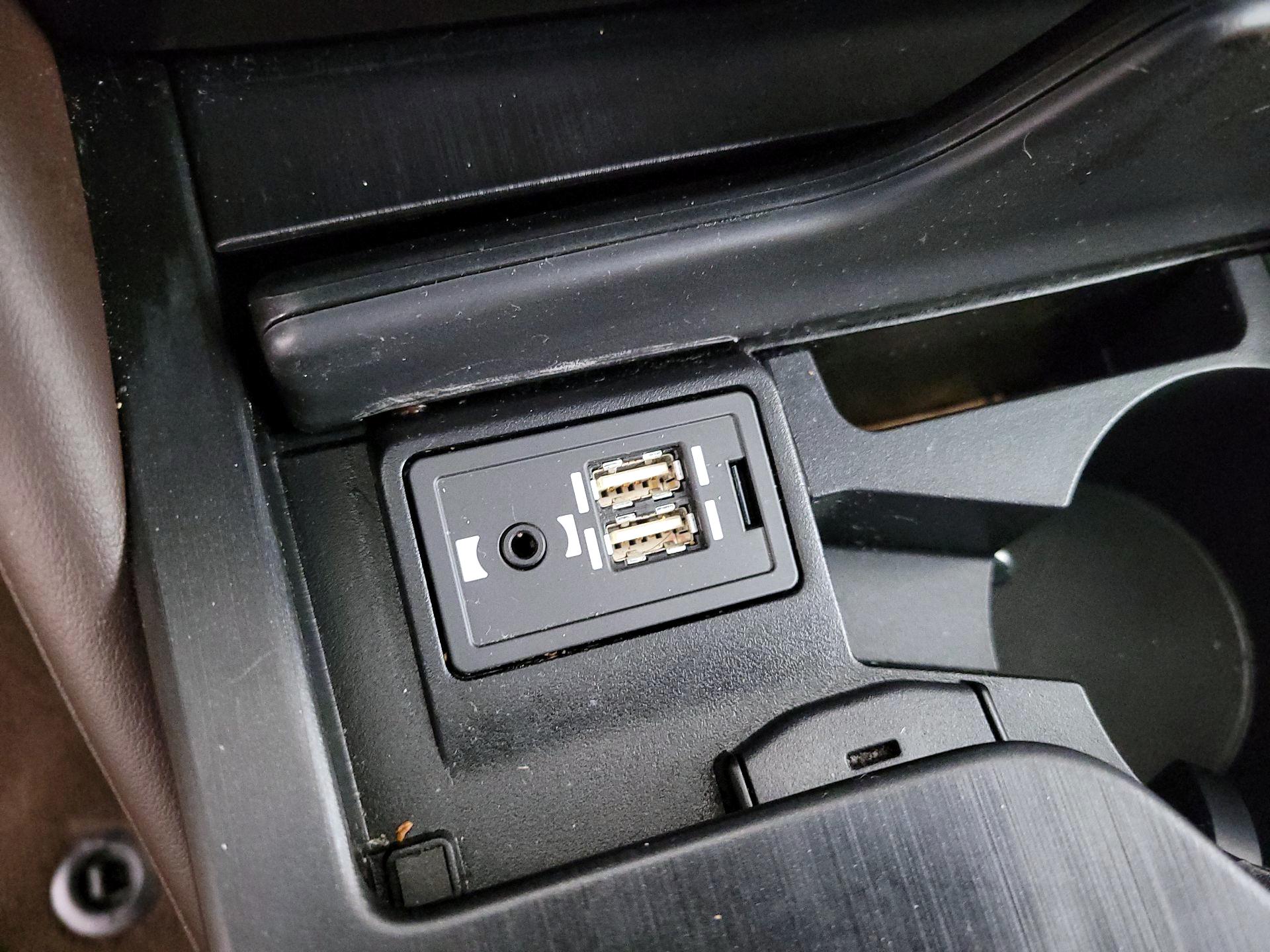 Thumbnail: 2020 Lexus ES - 18