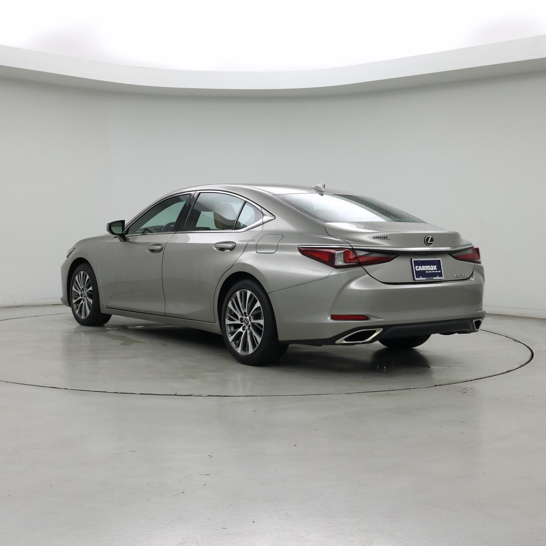 Thumbnail: 2020 Lexus ES - 2