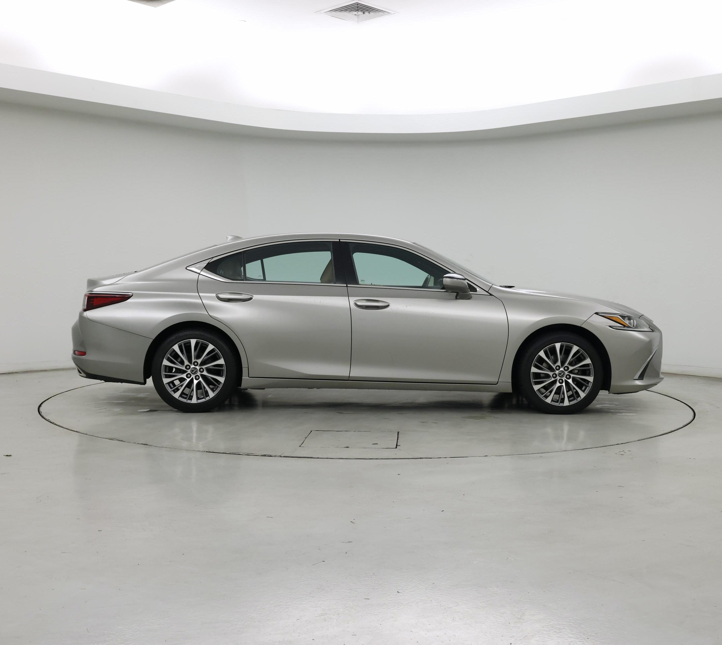 Thumbnail: 2020 Lexus ES - 7