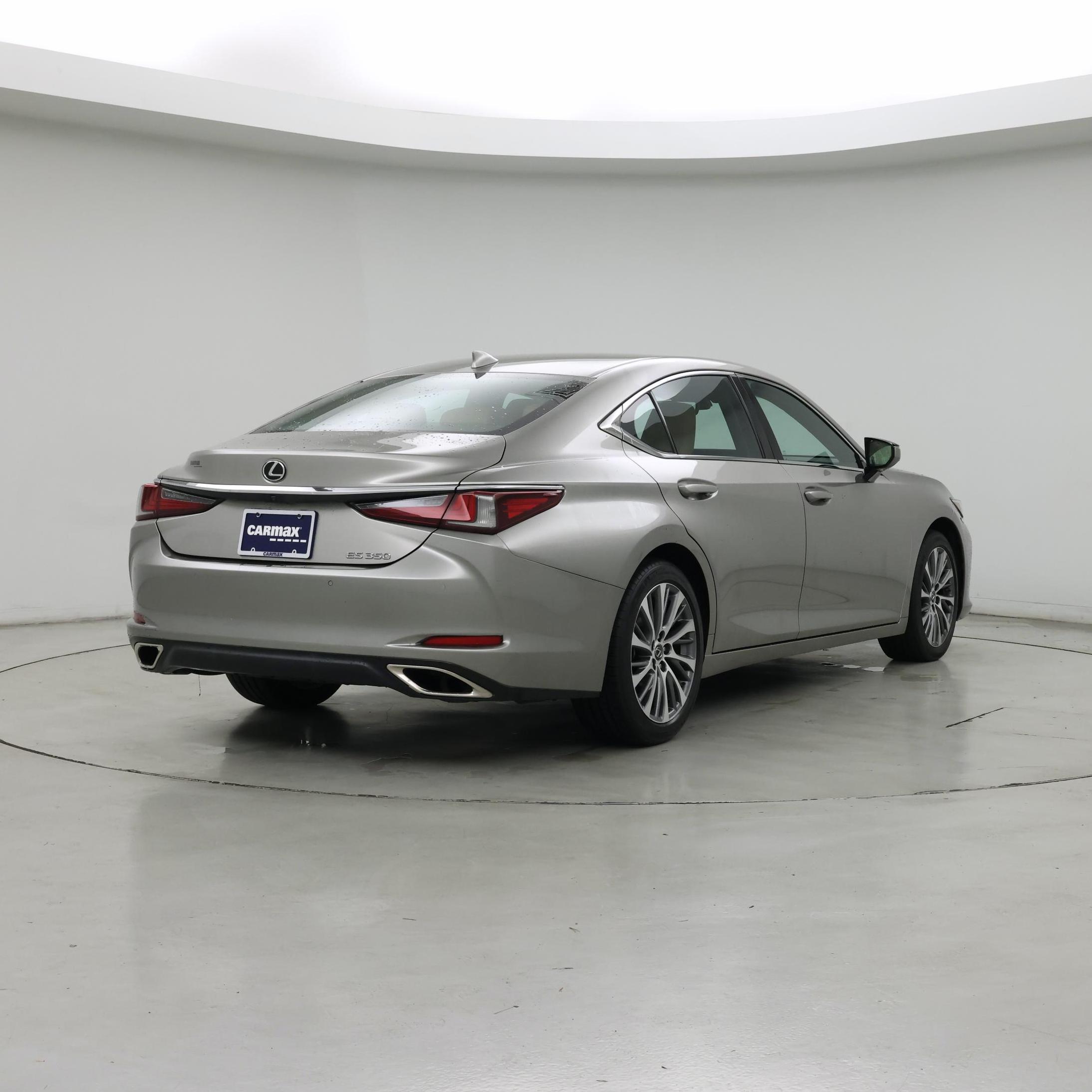 Thumbnail: 2020 Lexus ES - 8