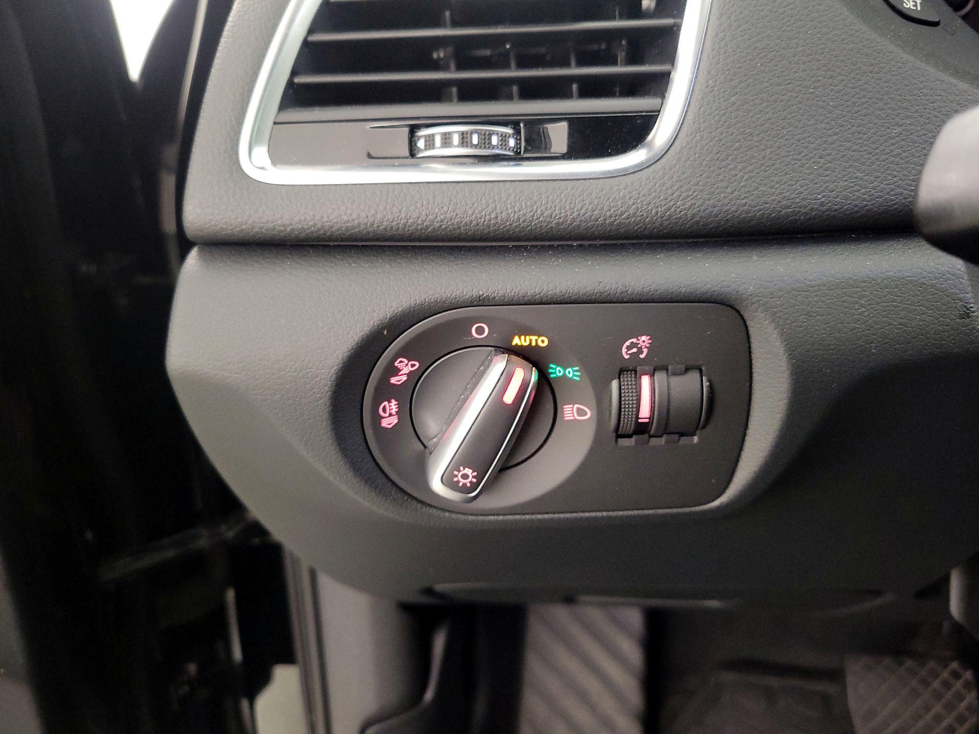 Thumbnail: 2018 Audi Q3 - 13