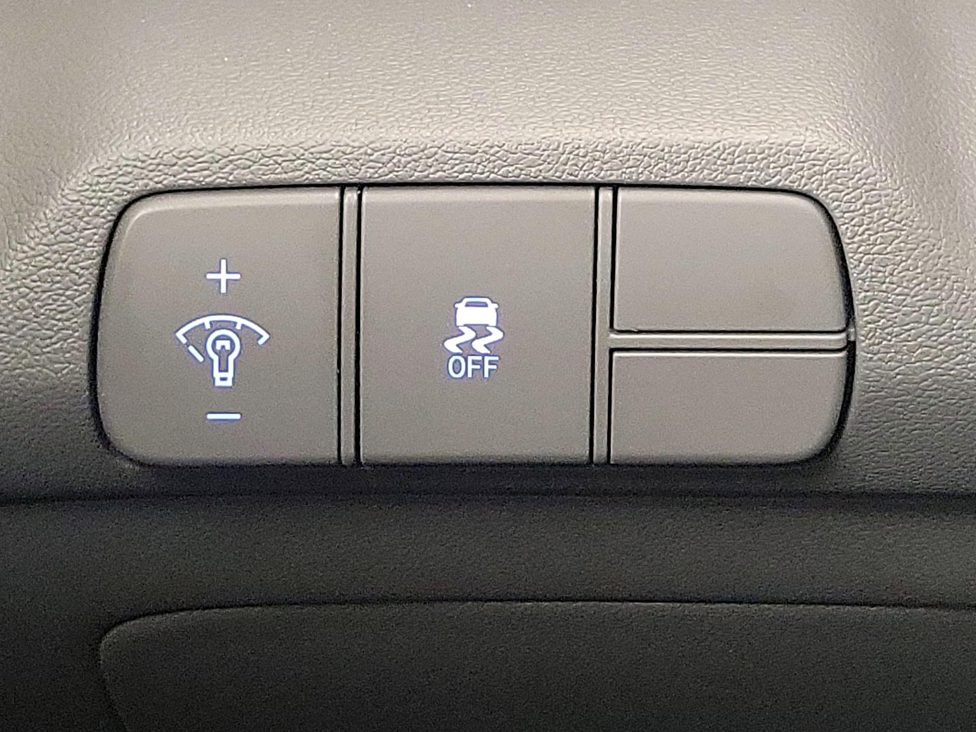 Thumbnail: 2025 Hyundai Elantra - 13