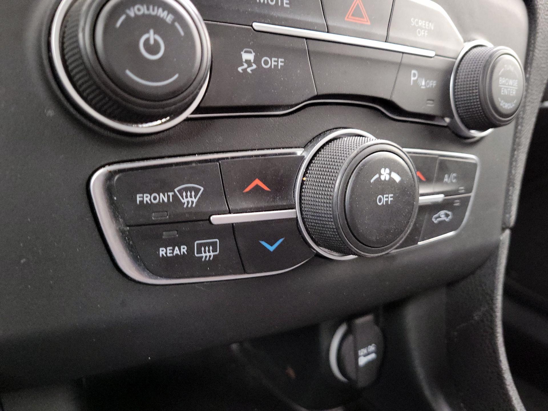 Thumbnail: 2023 Dodge Charger - 16