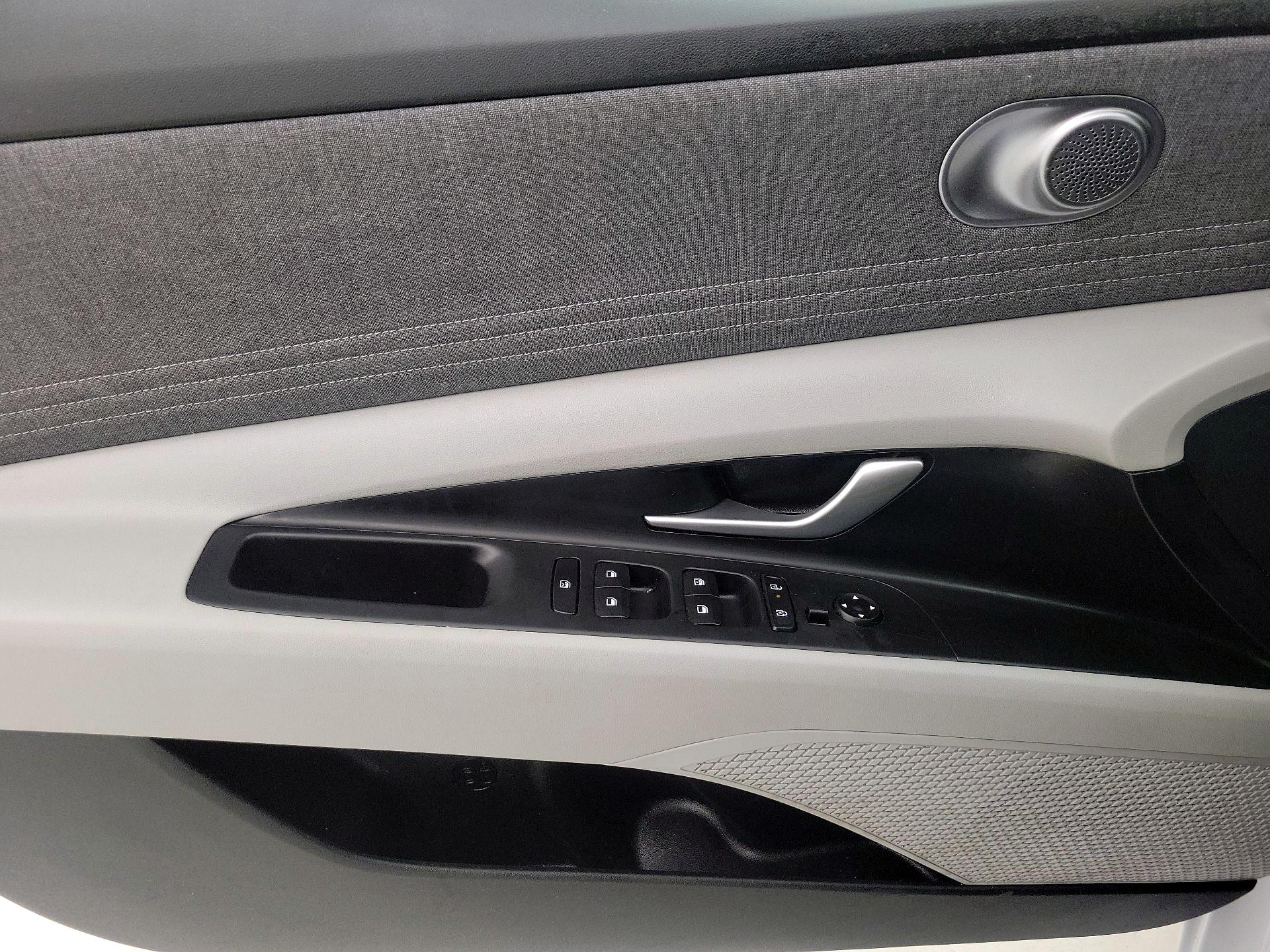 Thumbnail: 2024 Hyundai Elantra - 12