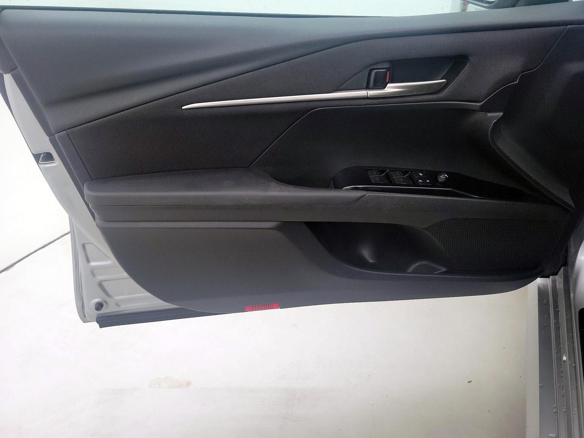 Thumbnail: 2025 Toyota Camry - 12