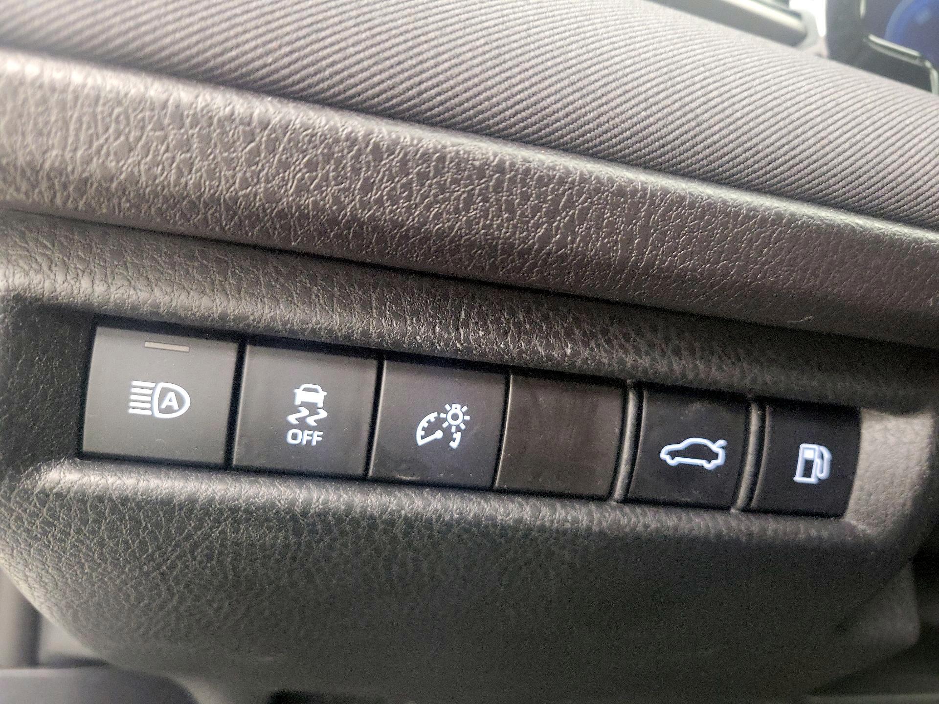 Thumbnail: 2025 Toyota Camry - 13