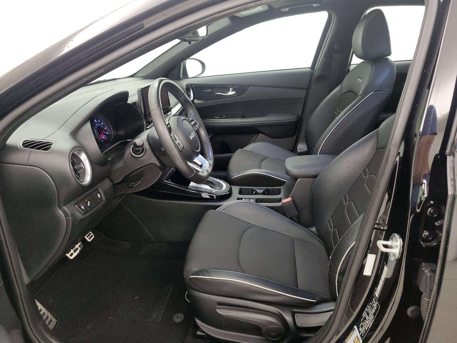 Thumbnail: 2022 Kia Forte - 11