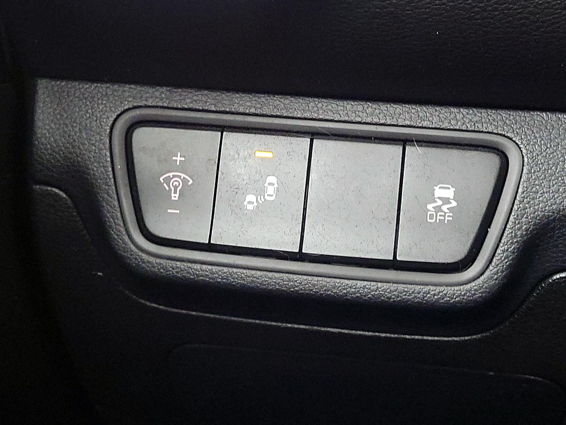 Thumbnail: 2022 Kia Forte - 13