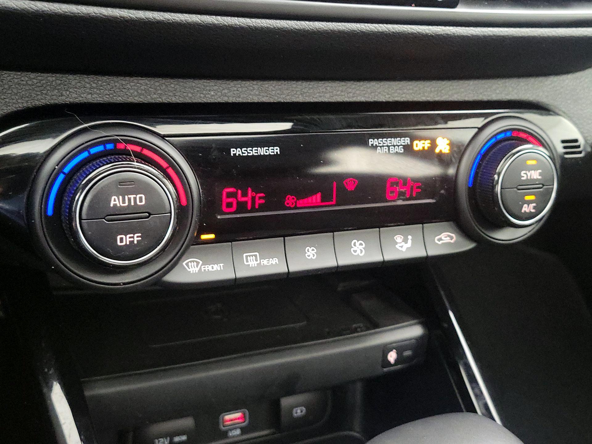 Thumbnail: 2022 Kia Forte - 17