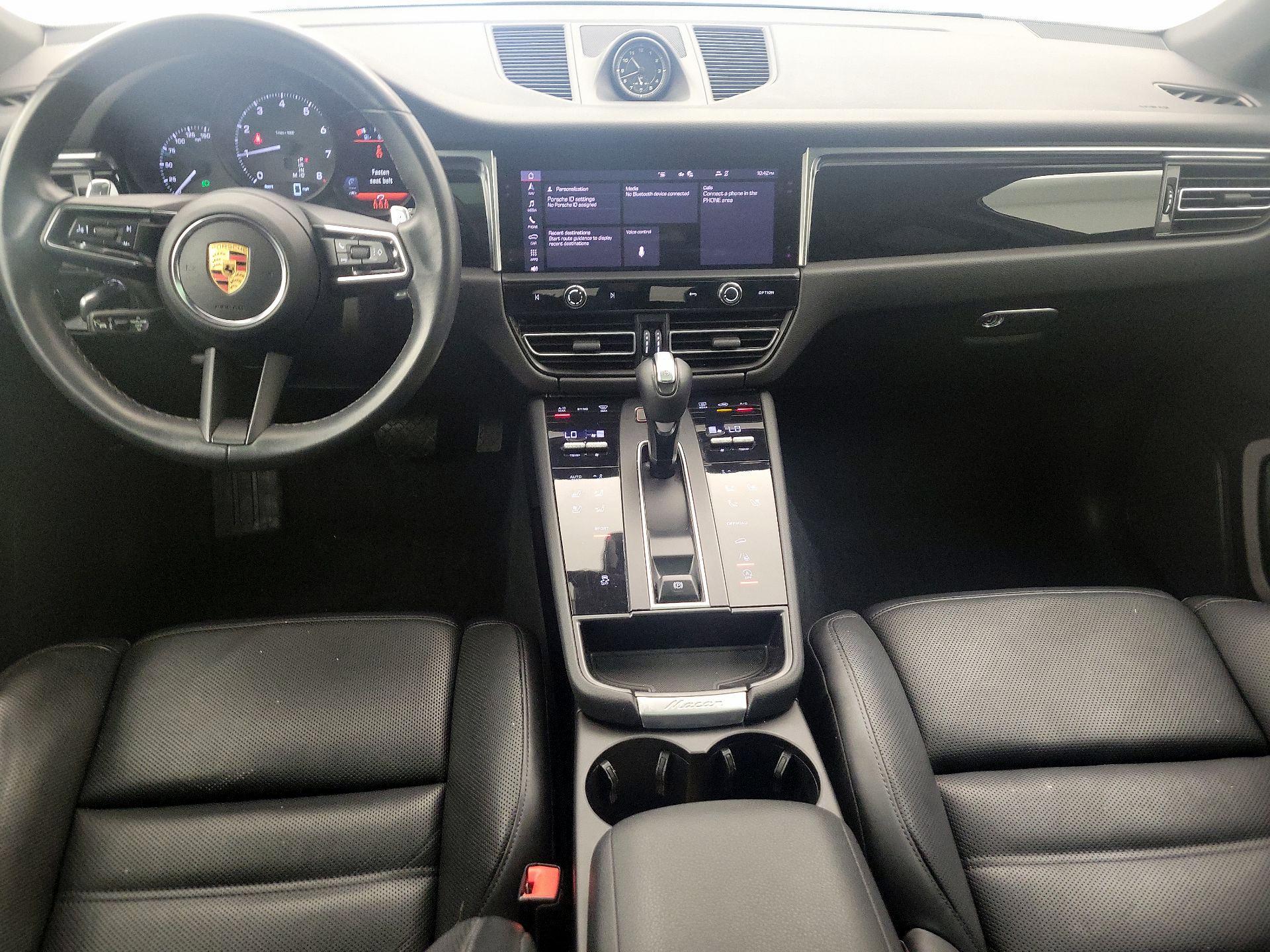 Thumbnail: 2023 Porsche Macan - 9