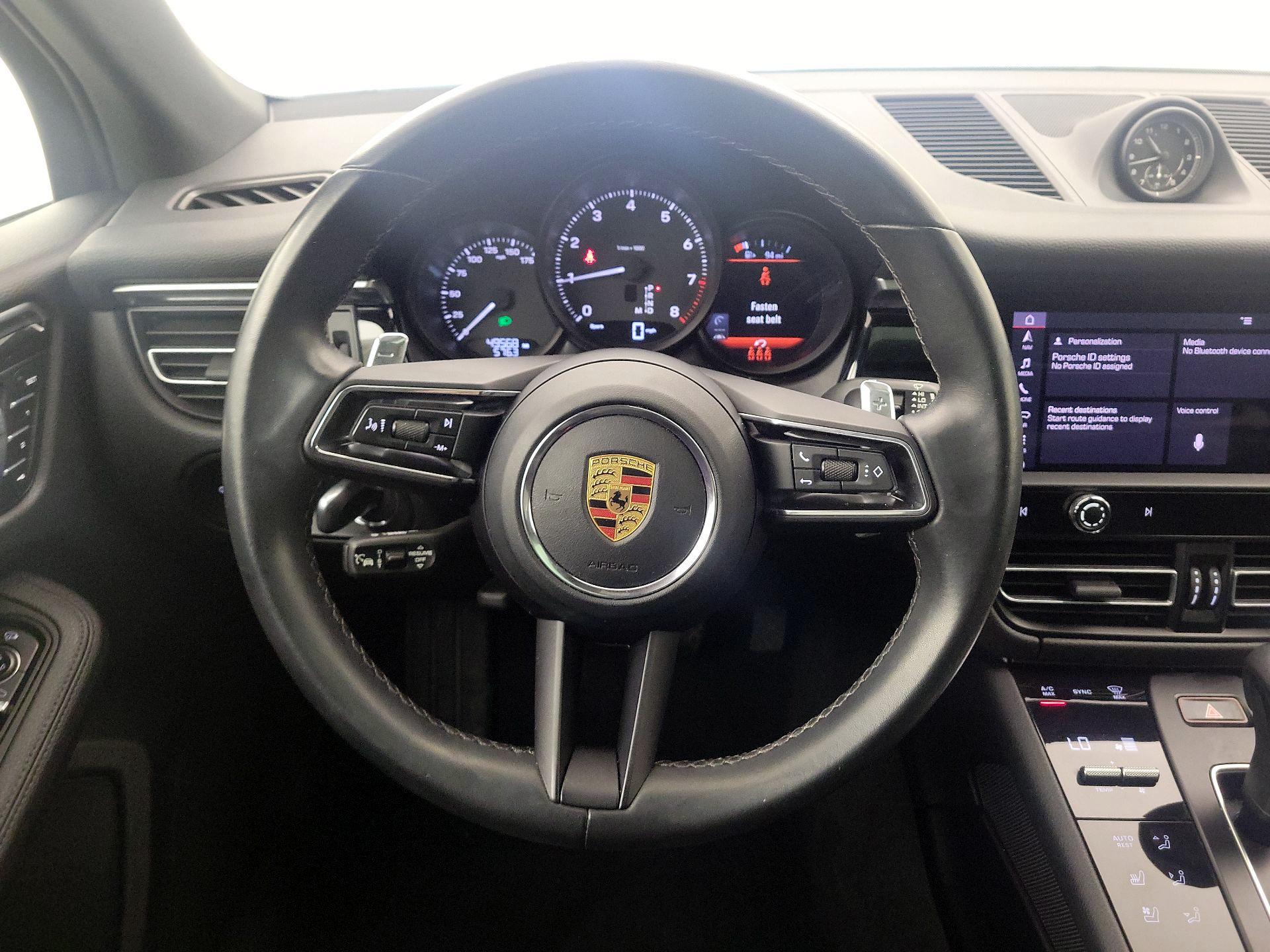 Thumbnail: 2023 Porsche Macan - 10