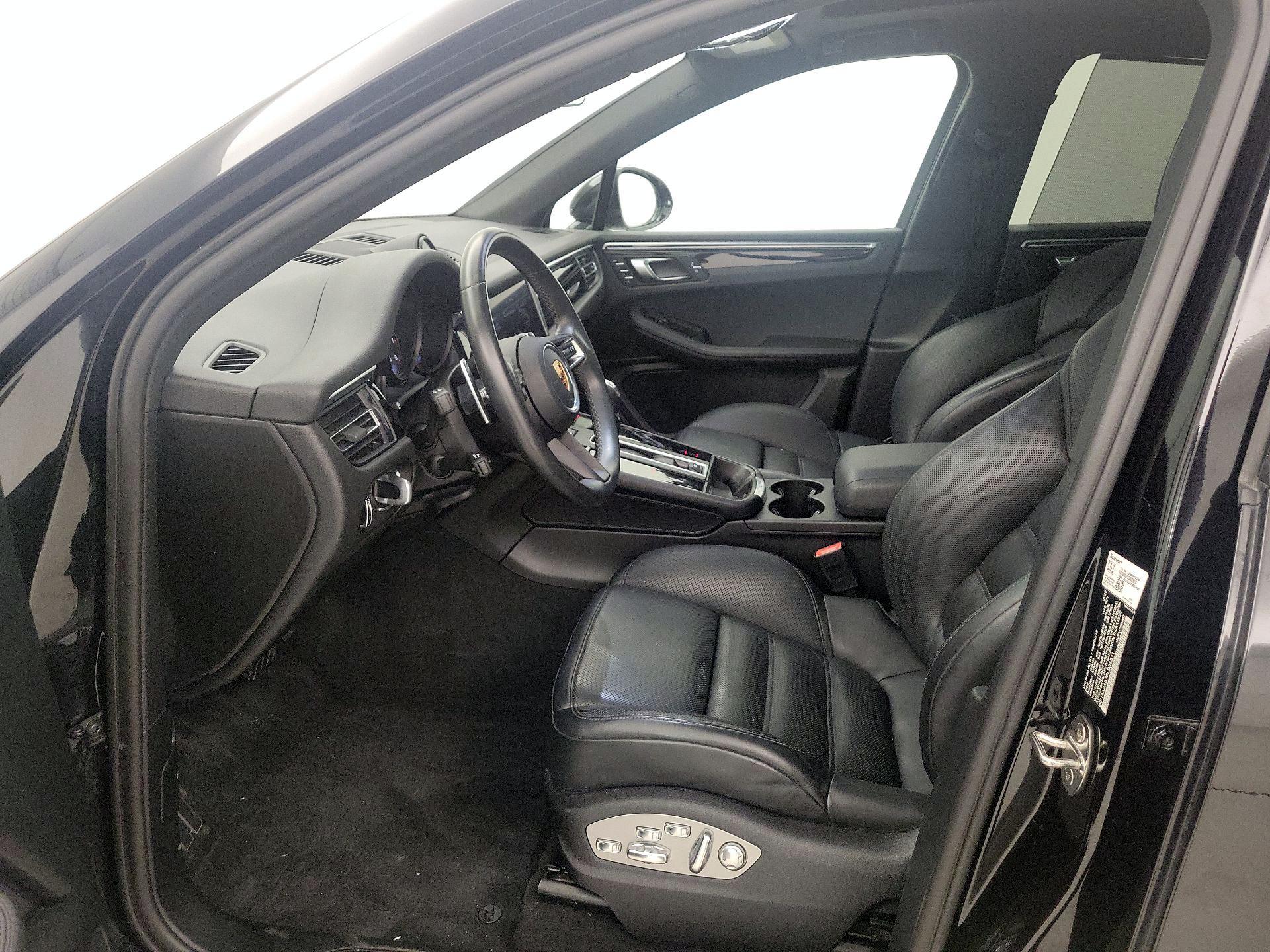 Thumbnail: 2023 Porsche Macan - 11