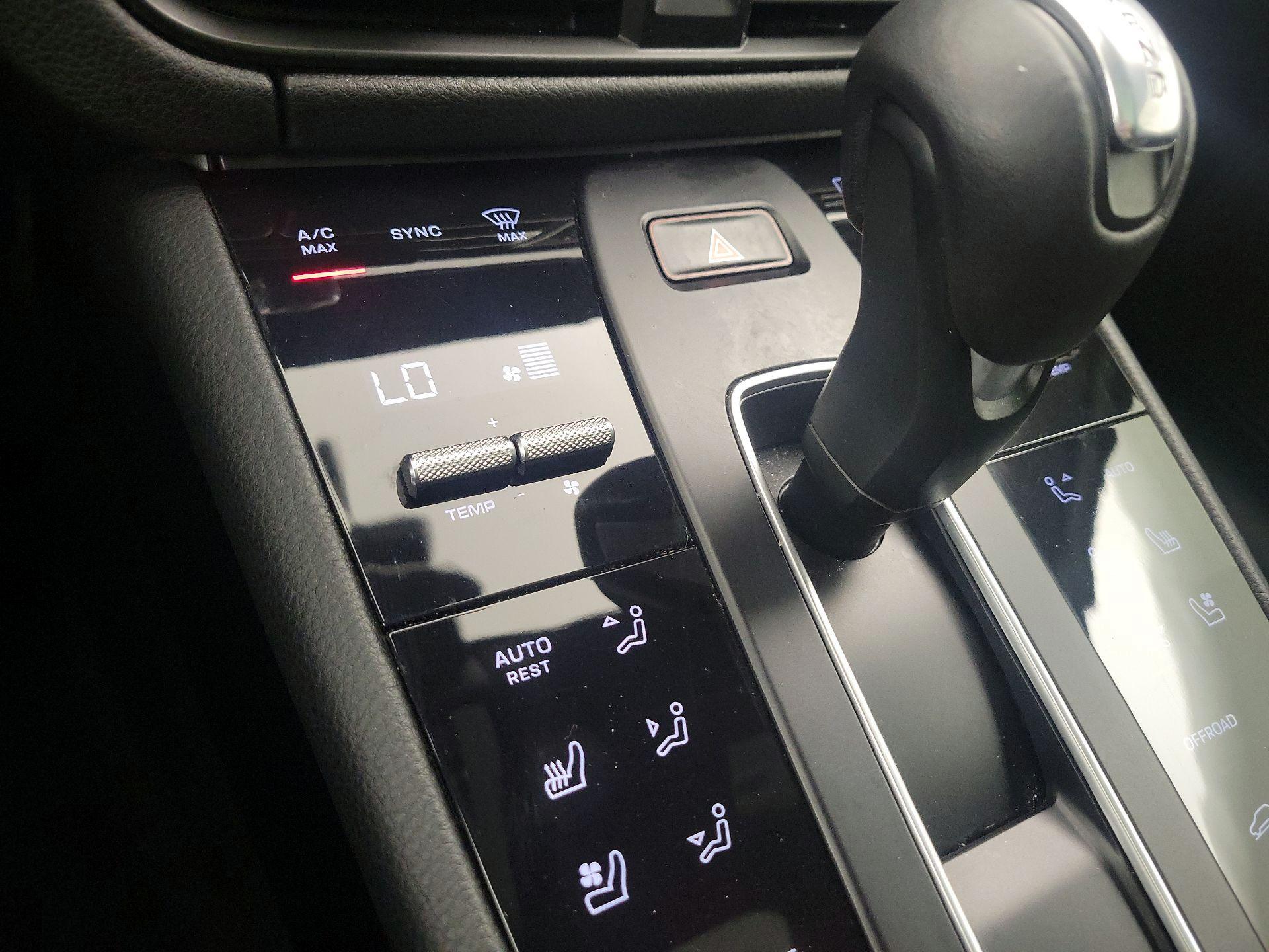 Thumbnail: 2023 Porsche Macan - 16