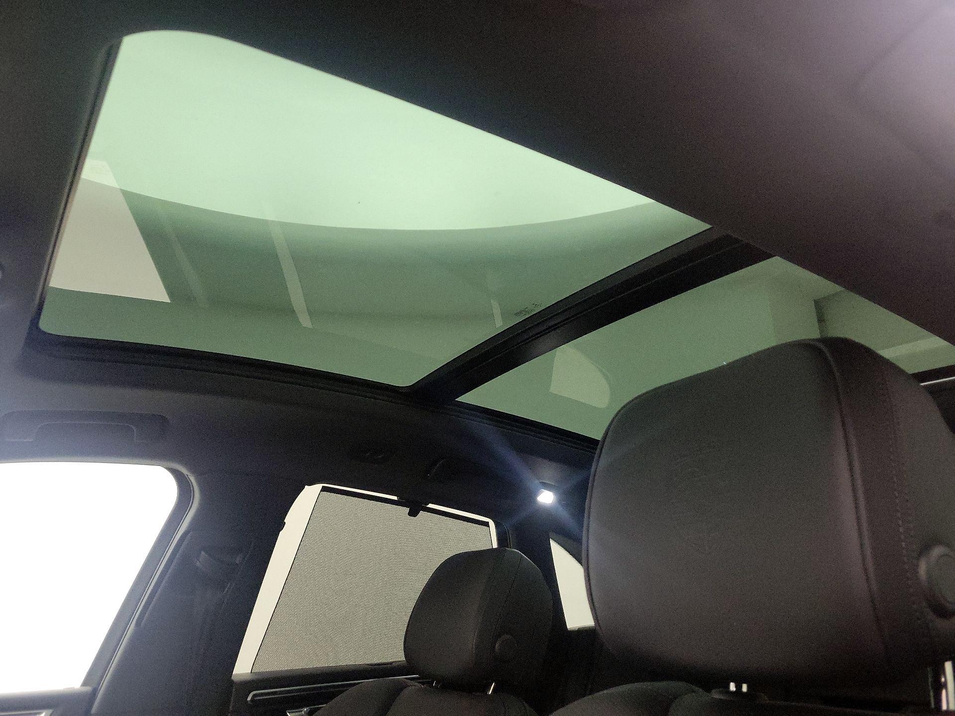 Thumbnail: 2023 Porsche Macan - 18