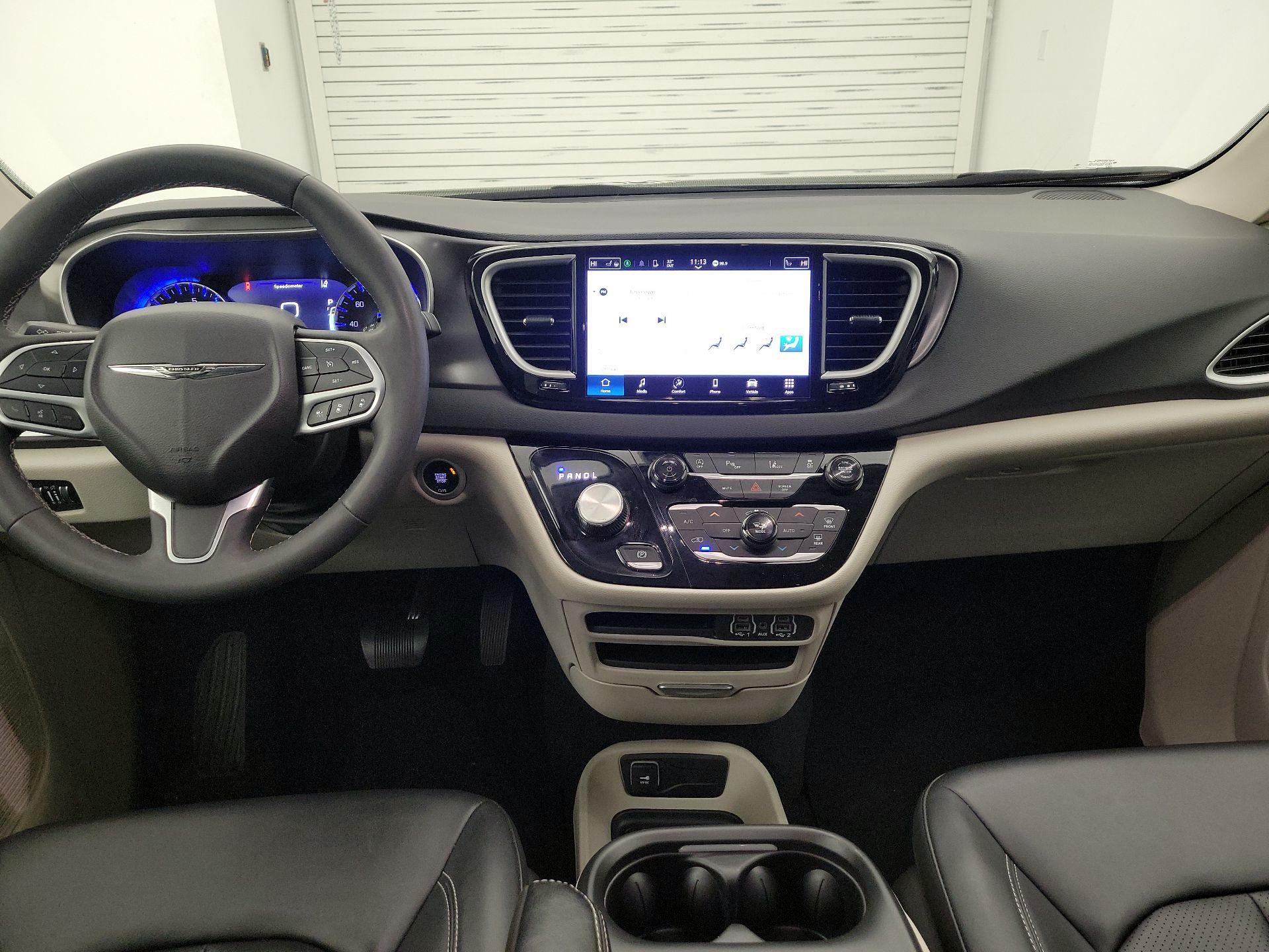 Thumbnail: 2024 Chrysler Pacifica - 9